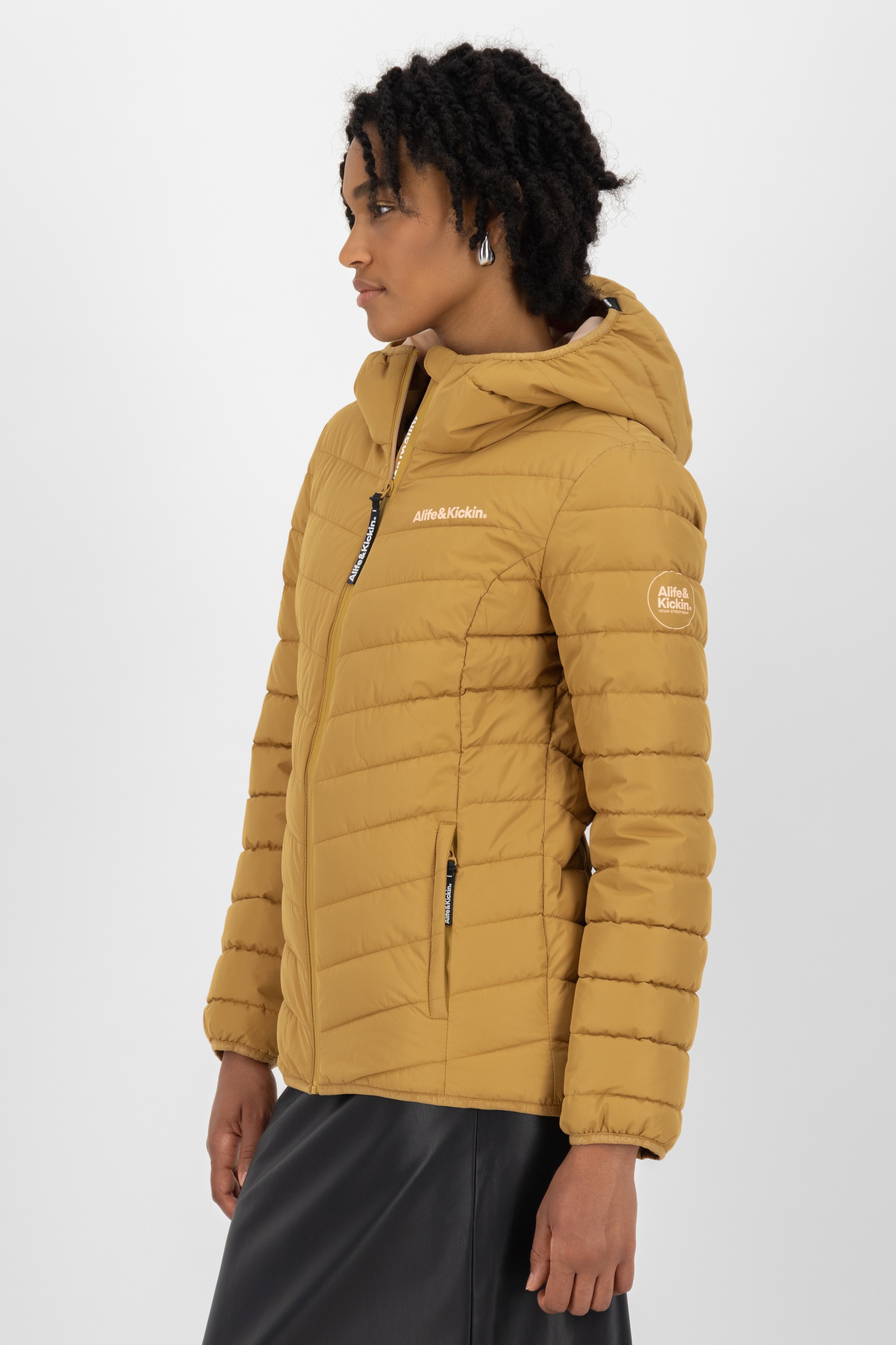 Alife & Kickin Winterjacke »Damen RabeaAK A«, Moderne Steppjacke mit gefütterter Kapuze in schmaler Passform