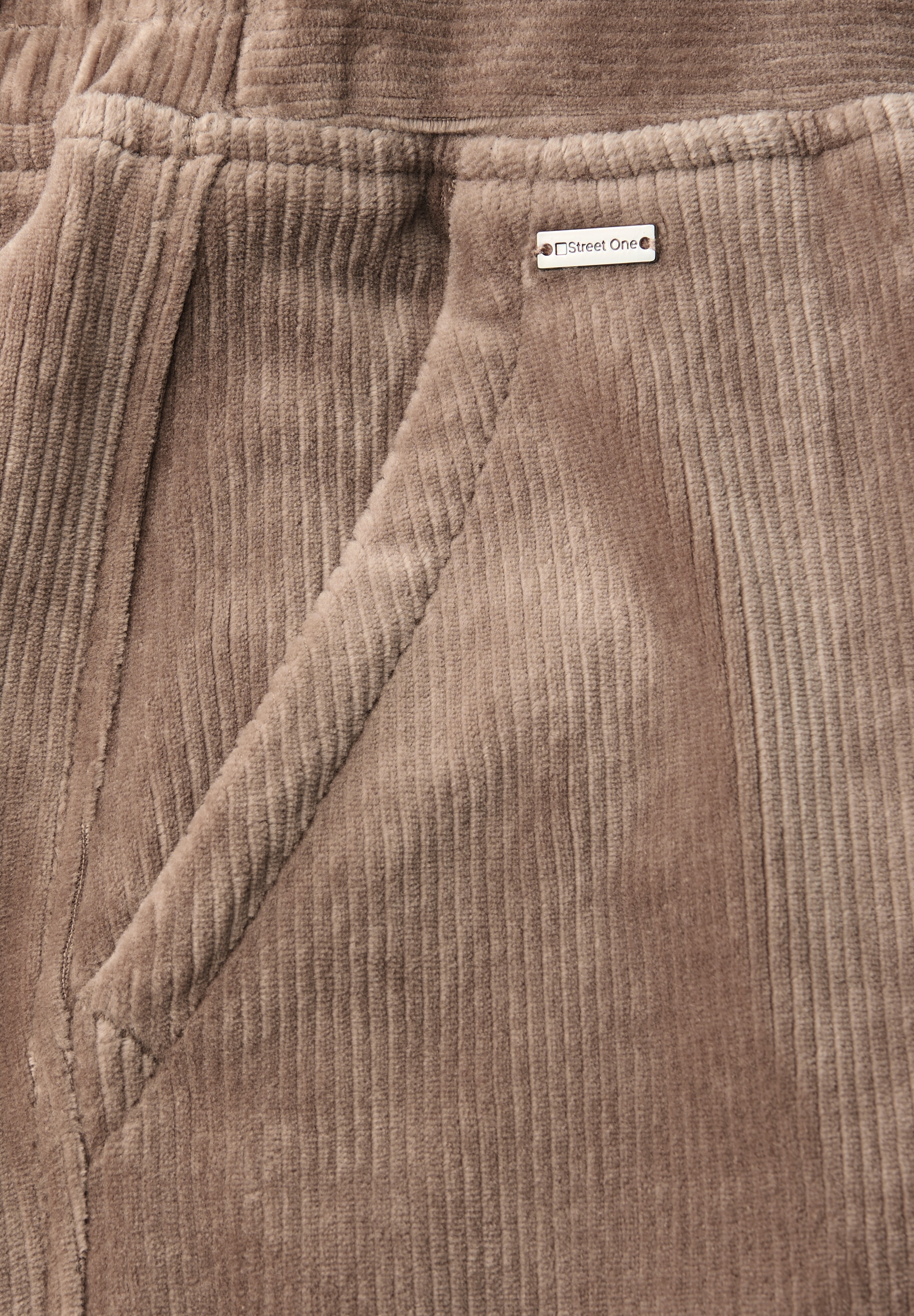 STREET ONE Cordhose  mit Stretch und seitliche Taschen