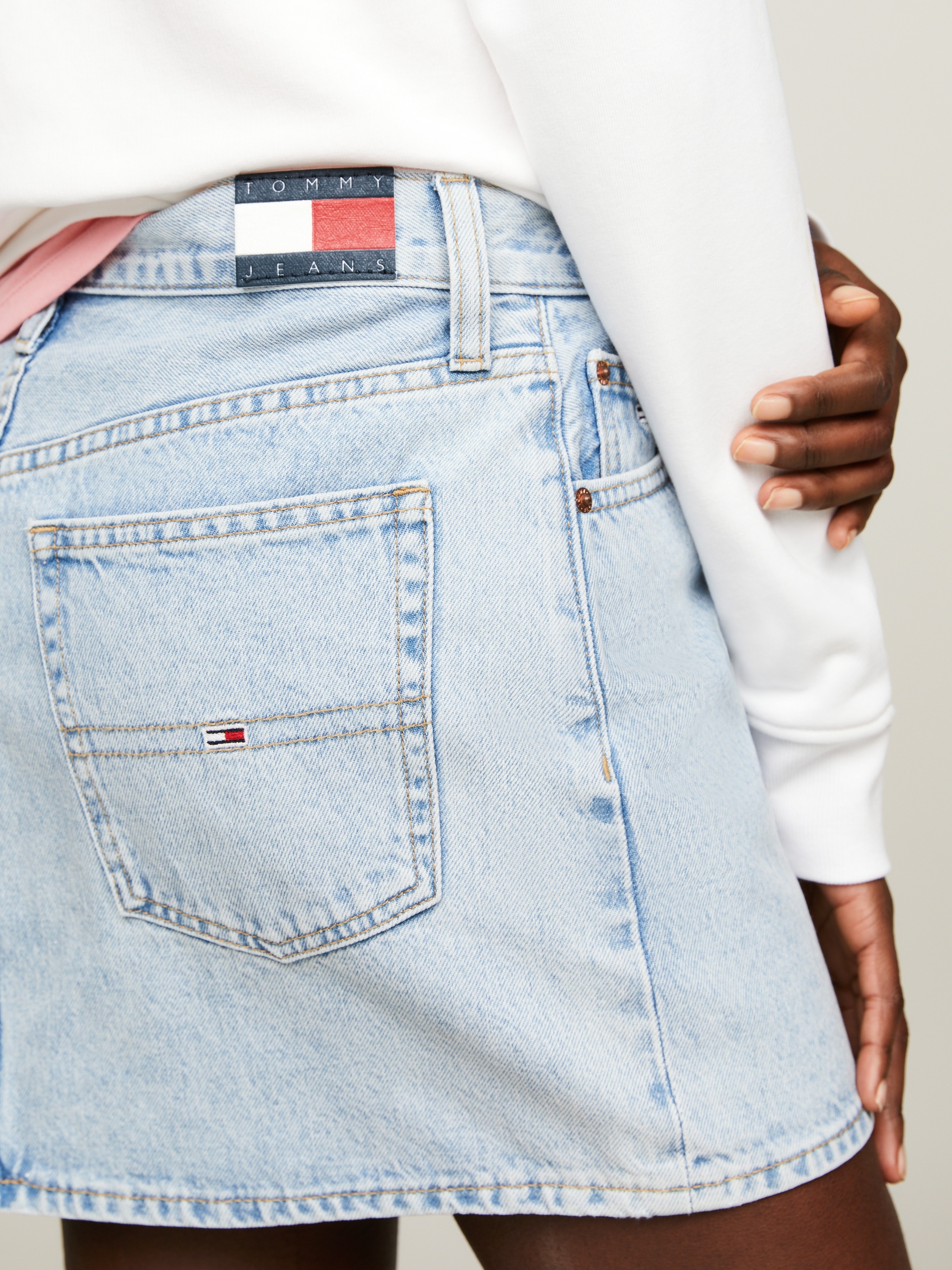 Tommy Jeans Jeansrock »IZZIE MR MN SKIRT BH0014«, Webrock im 5-Pocket-Style