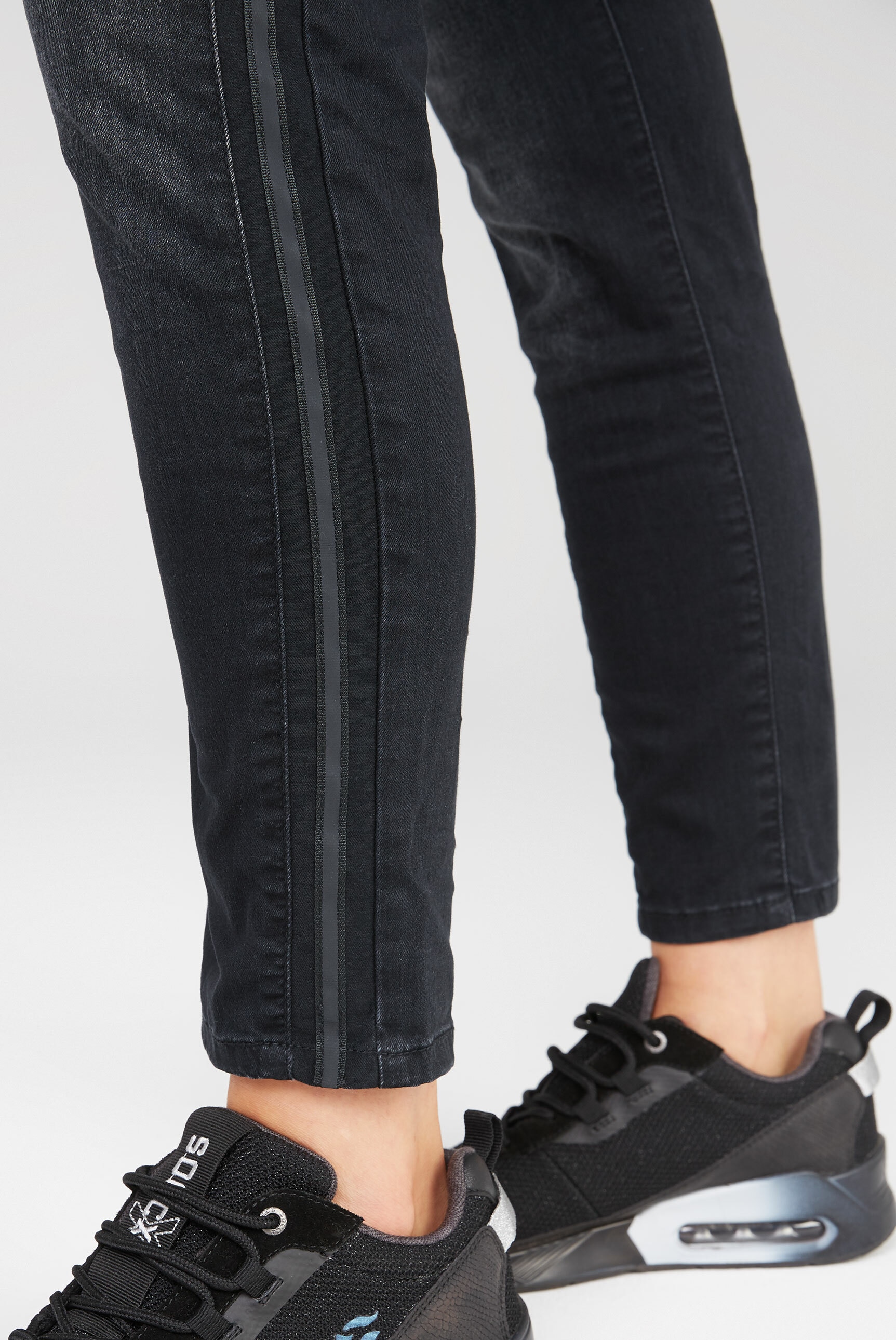 SOCCX Regular-fit-Jeans, mit Streifen-Tapes an den Seiten