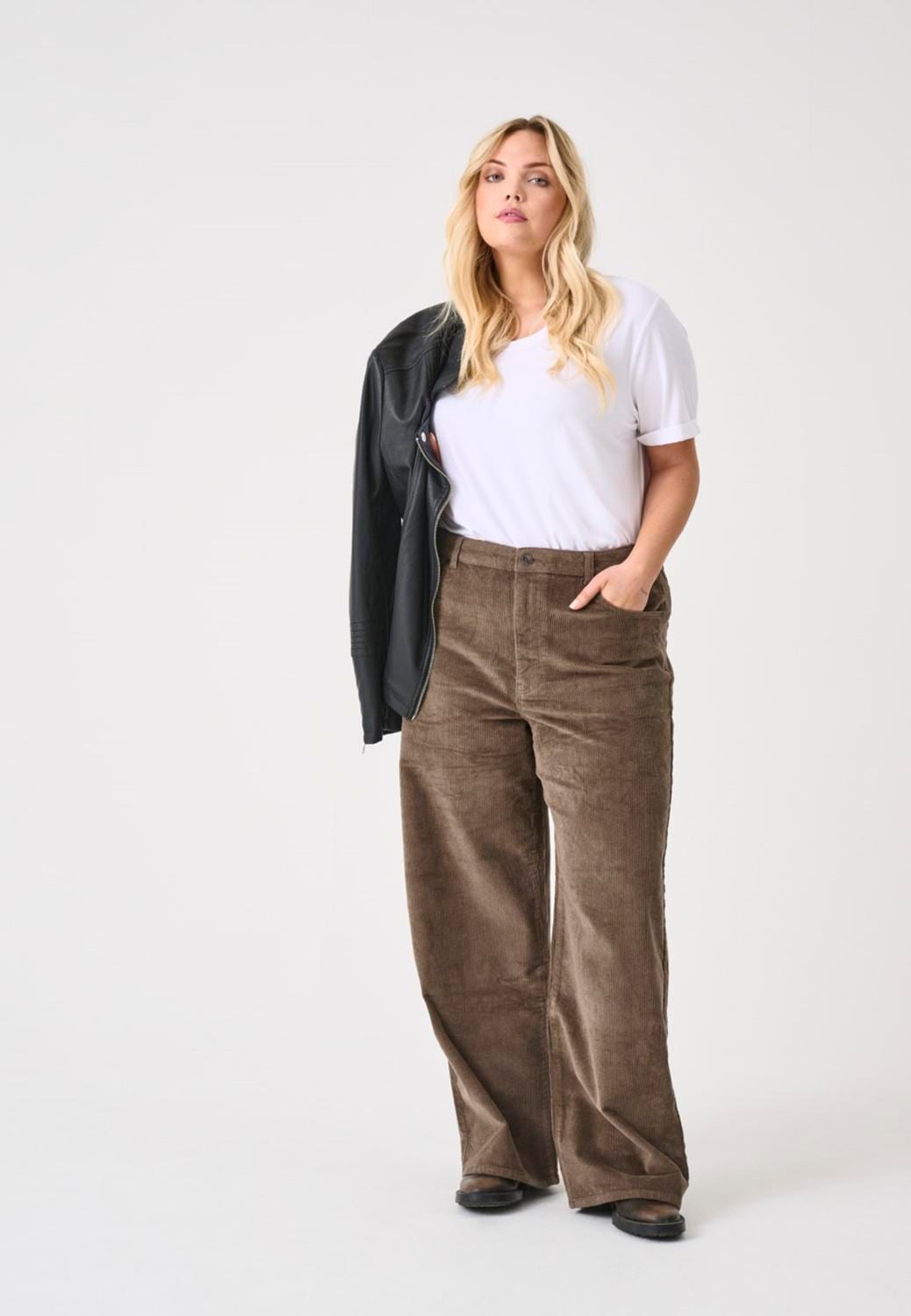 ONLY CARMAKOMA Cordhose »CARHOPE GLOBAL EX HW WIDE CORD PNT NOOS«  Baumwollmischung, High Waist