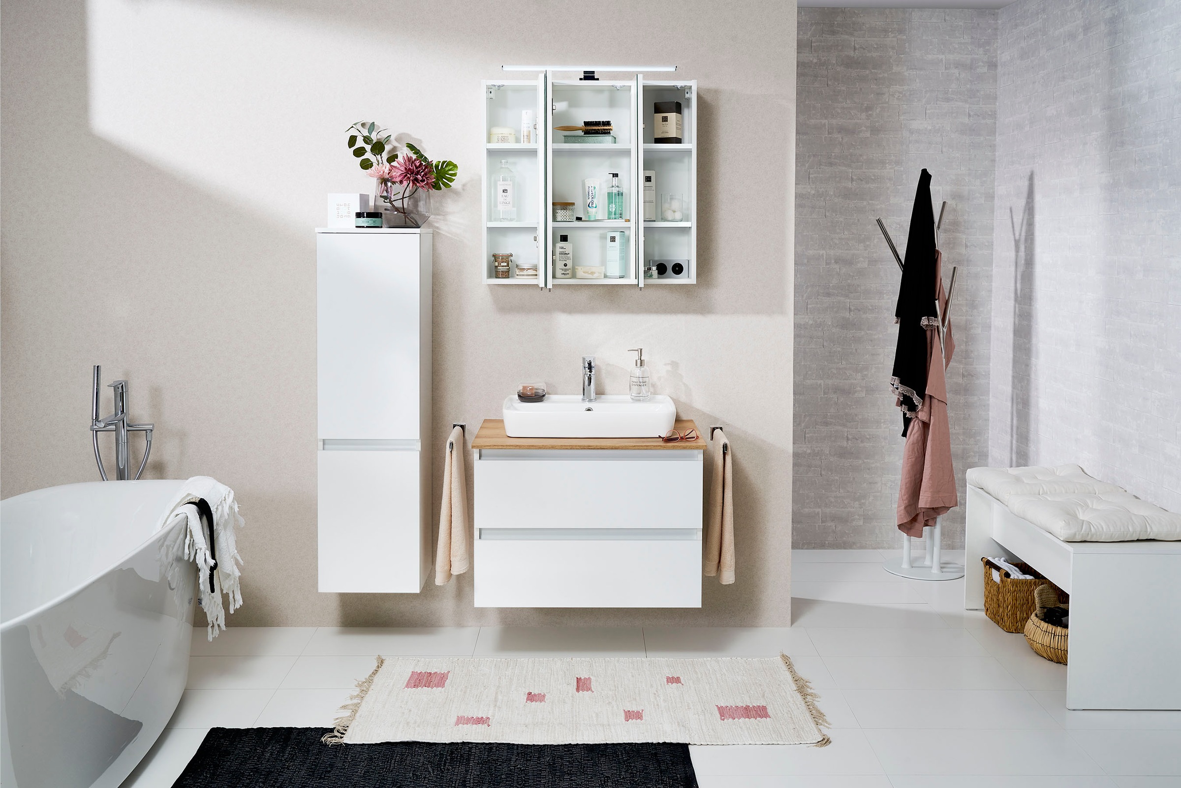 Saphir Badmöbel-Set »Quickset 360 3-teilig, Keramik-Aufsatzbecken mit LED-Spiegelschrank«, (5 St.), mit Midischrank, 5 Türen, 2 Schubladen, inkl. Türdämpfer