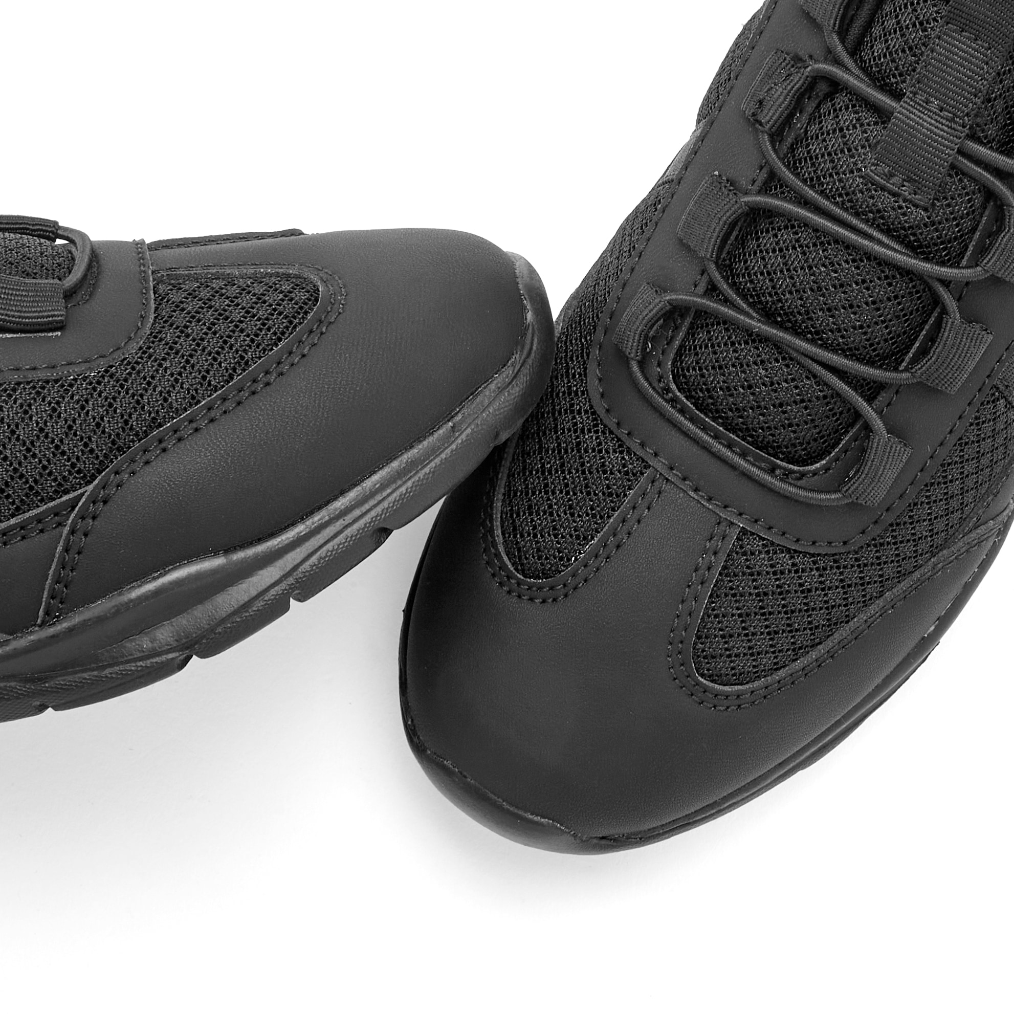 LASCANA Sneaker »Freizeitschuh, Halbschuh,«, zum Reinschlüpfen mit elastischen Schnürbändern VEGAN