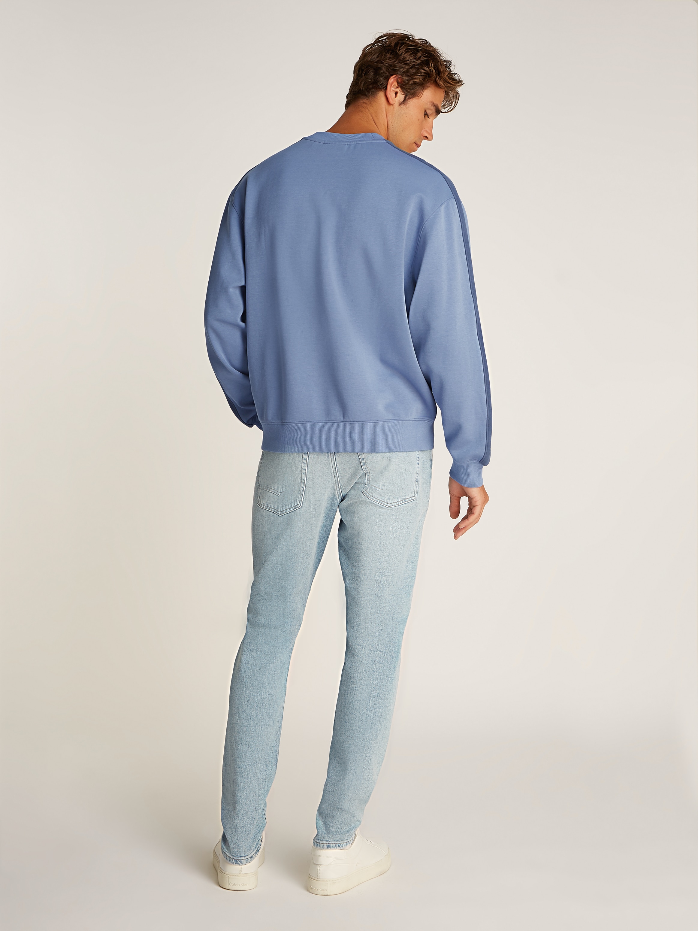 Calvin Klein Jeans Sweatshirt »LOGO TAPE CREW NECK«, mit Logo-Band an den Ärmeln
