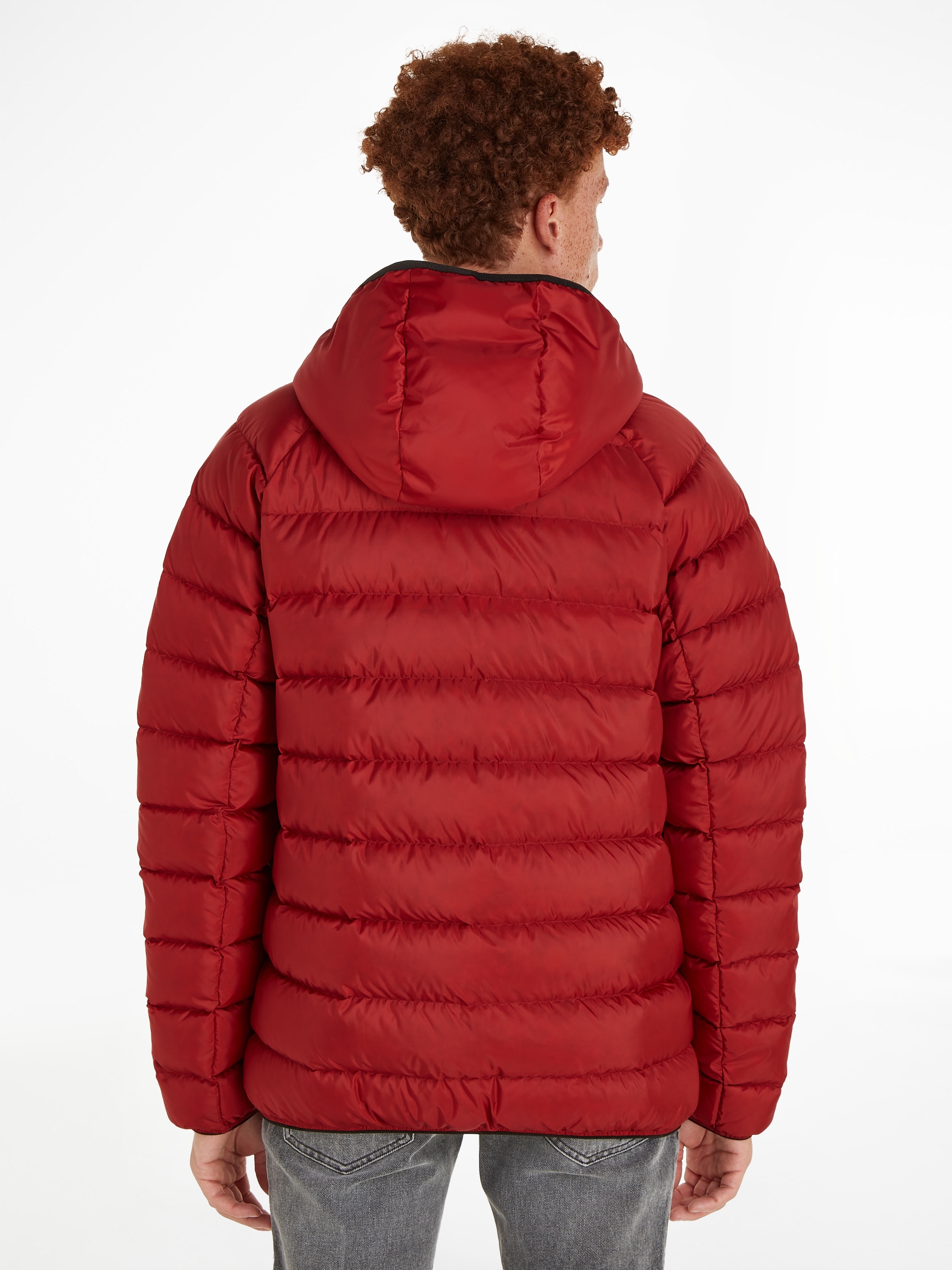 Tommy Jeans Daunenjacke »TJM HOODED LT DOWN JACKET EXT«, mit Kapuze, mit Kapuze und integriertem Stehkragen