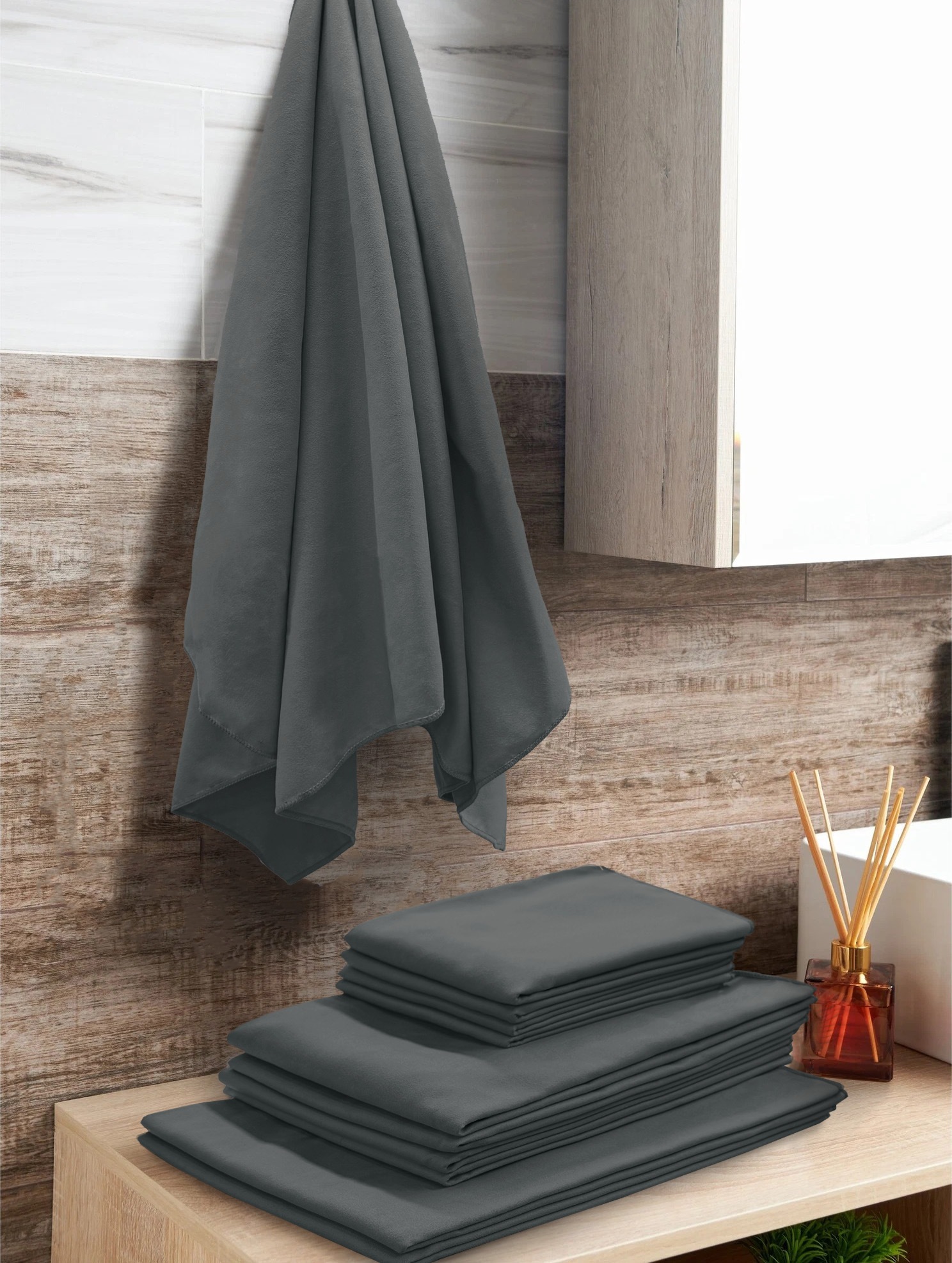 my home Reisehandtuch »Xavi, 4 x 70x140cm ideal als Sporthandtuch, Reisehandtuch«, (4 St.), als Serie und Set, sehr leicht, kompakt, schnelltrocknend, Mikrofaser