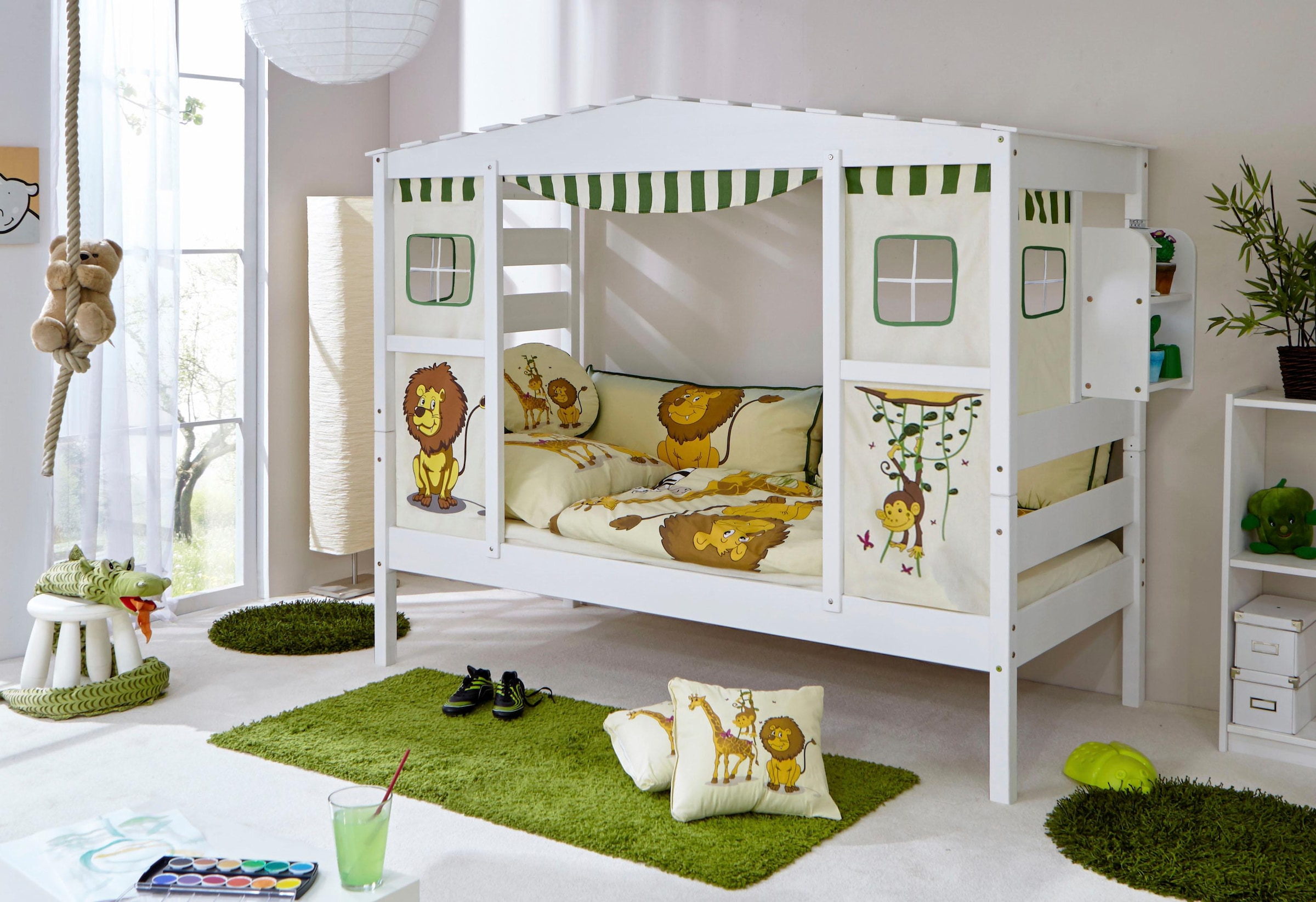 Ticaa Kinderbett »Lio«, Hausbett, aus Kiefer Massivholz, inkl. Rollrost