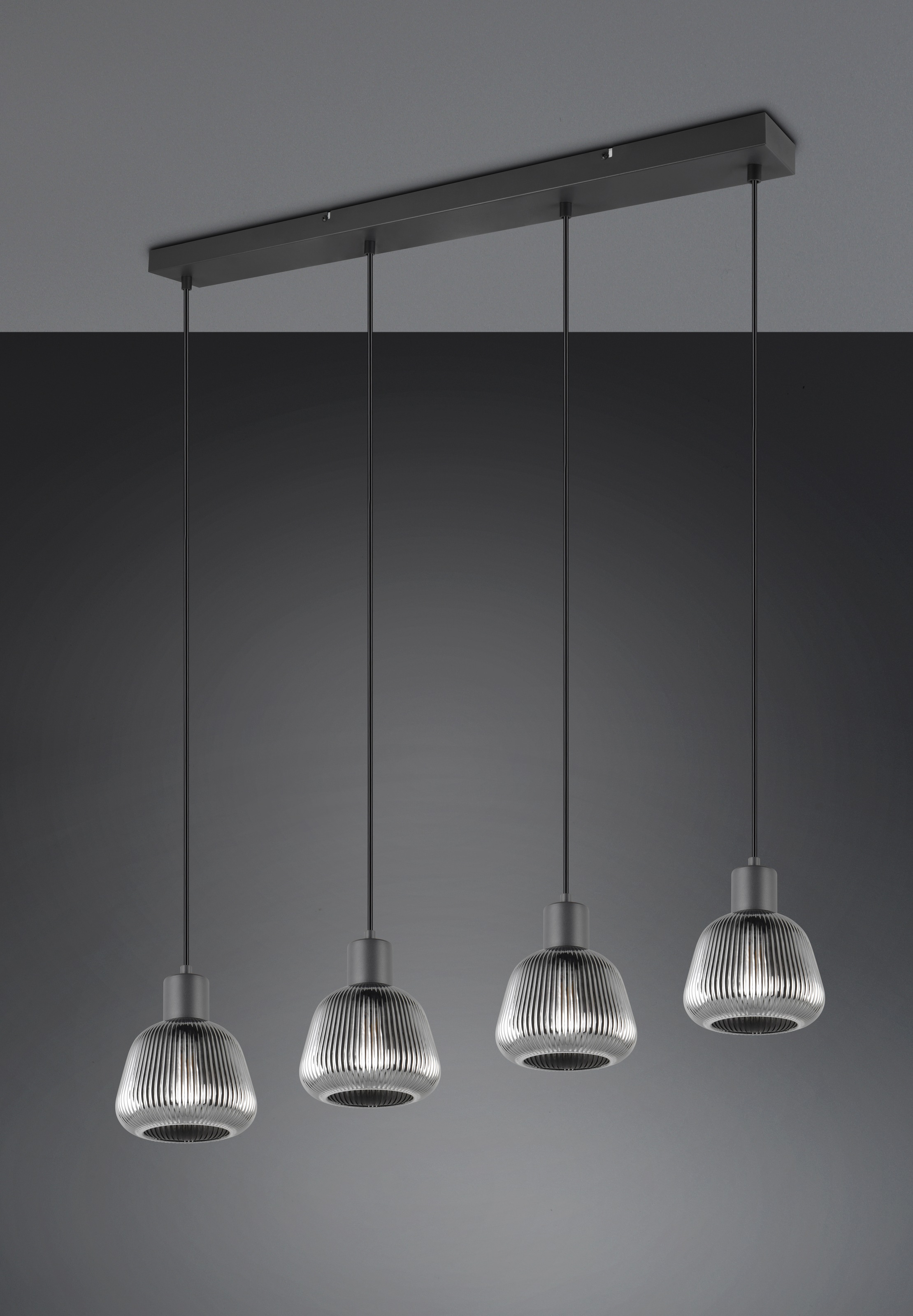 TRIO Leuchten Pendelleuchte »TARIFA, 4-flammige Hängeleuchte exkl 4xE27 max 25W, Glas Hängelampe«, 4 flammig, Leuchtmittel E27 | Leuchtmittel wechselbar, höhenverstellbar max 150cm Glas in Riffeloptik und leicht verspiegelt