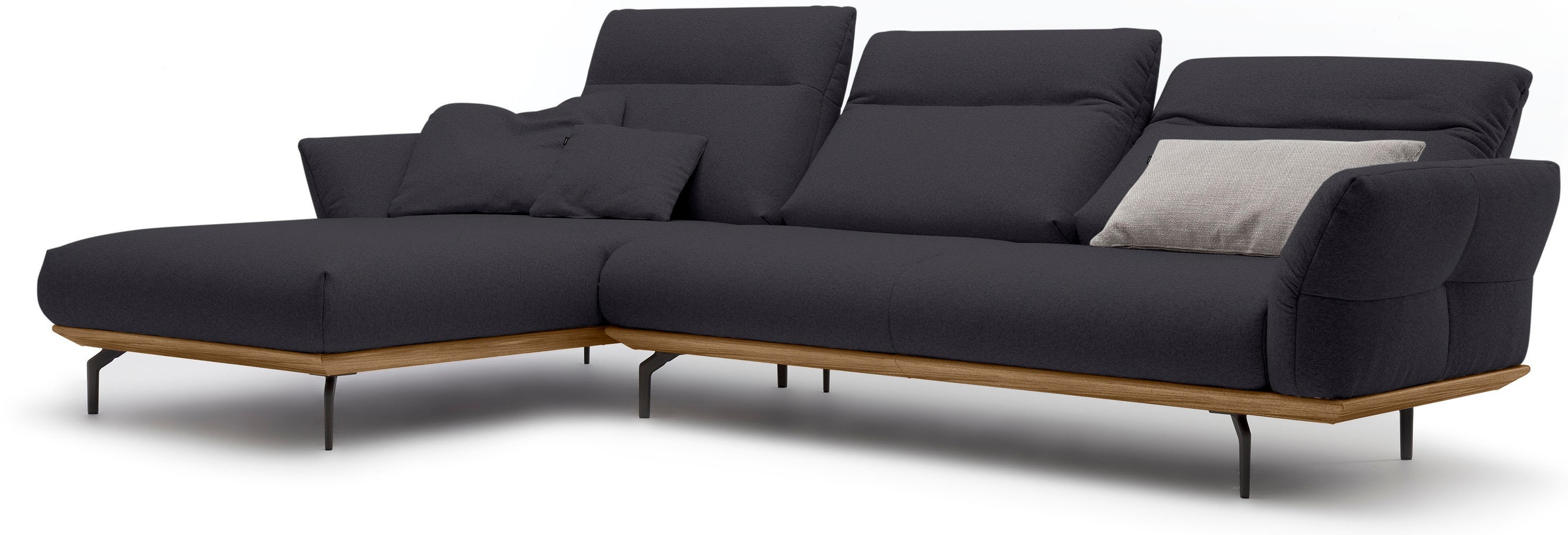 Creation BY ROLF BENZ Ecksofa »CR.460«, Sockel in Nussbaum, Winkelfüße in Umbragrau, Breite 318 cm