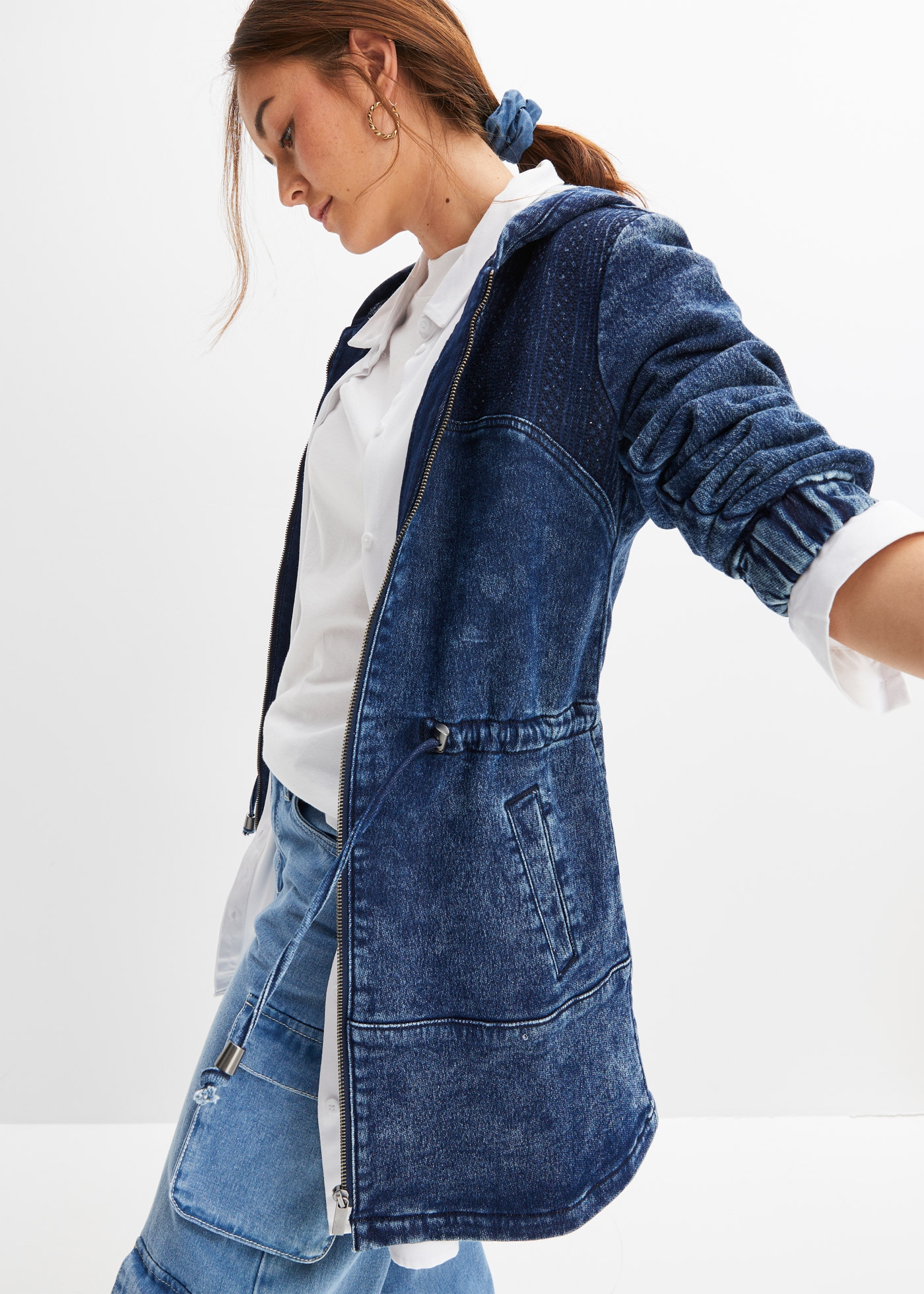 bonprix Jeansjacke mit Kapuze Kurzmantel in ausgestellter Parka-Form, mit Kapuze