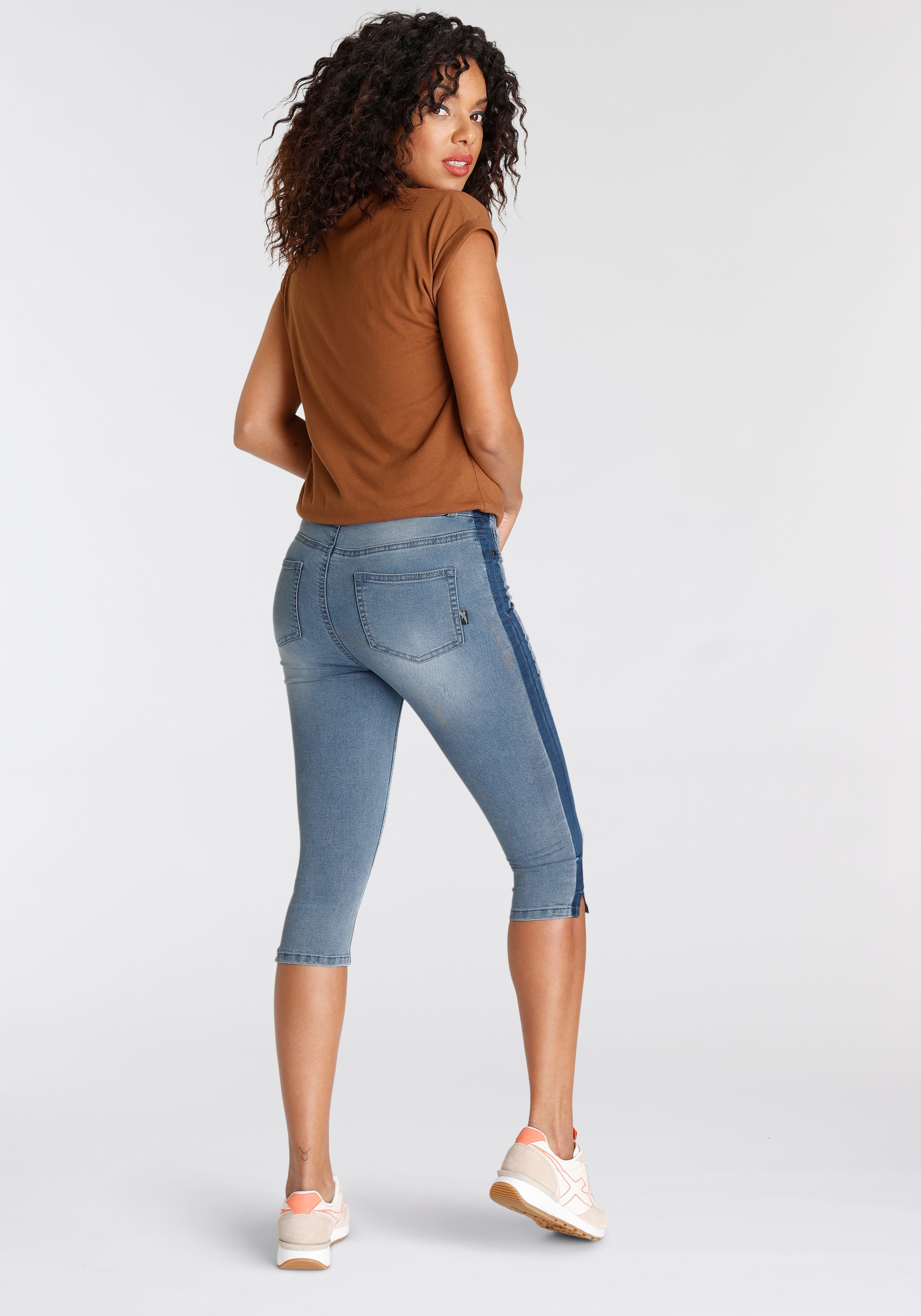 Arizona Caprijeans »Ultra Stretch«, extraenge Passform, knieumspielende Länge, hohe Leibhöhe
