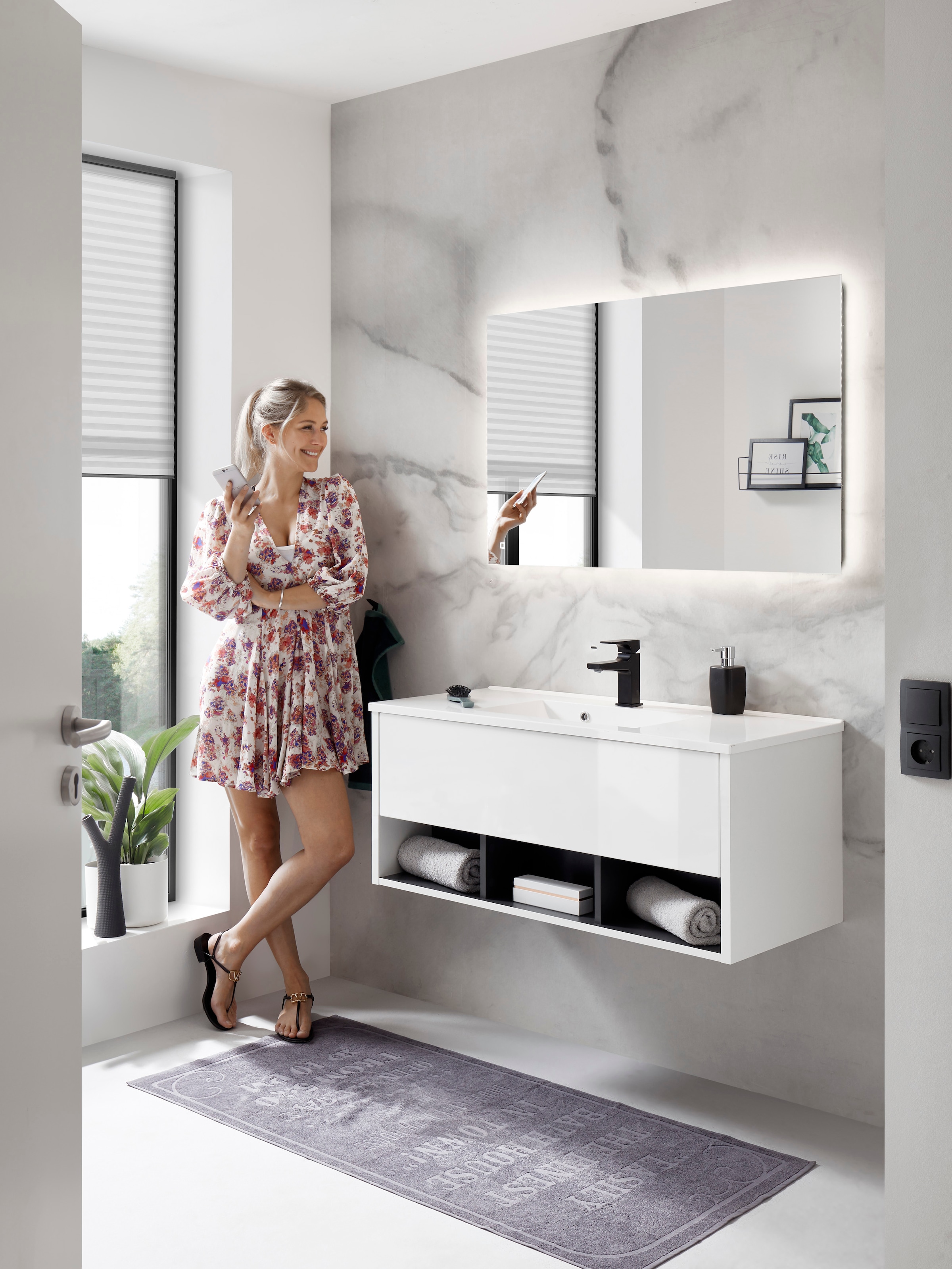 Places of Style Badmöbel-Set »Studio Line, Bad im modernen Design, 2-teiliges Badezimmer«, (2 St.), Waschtisch und Spiegel, in zwei Farben verfügbar, viel Stauraum