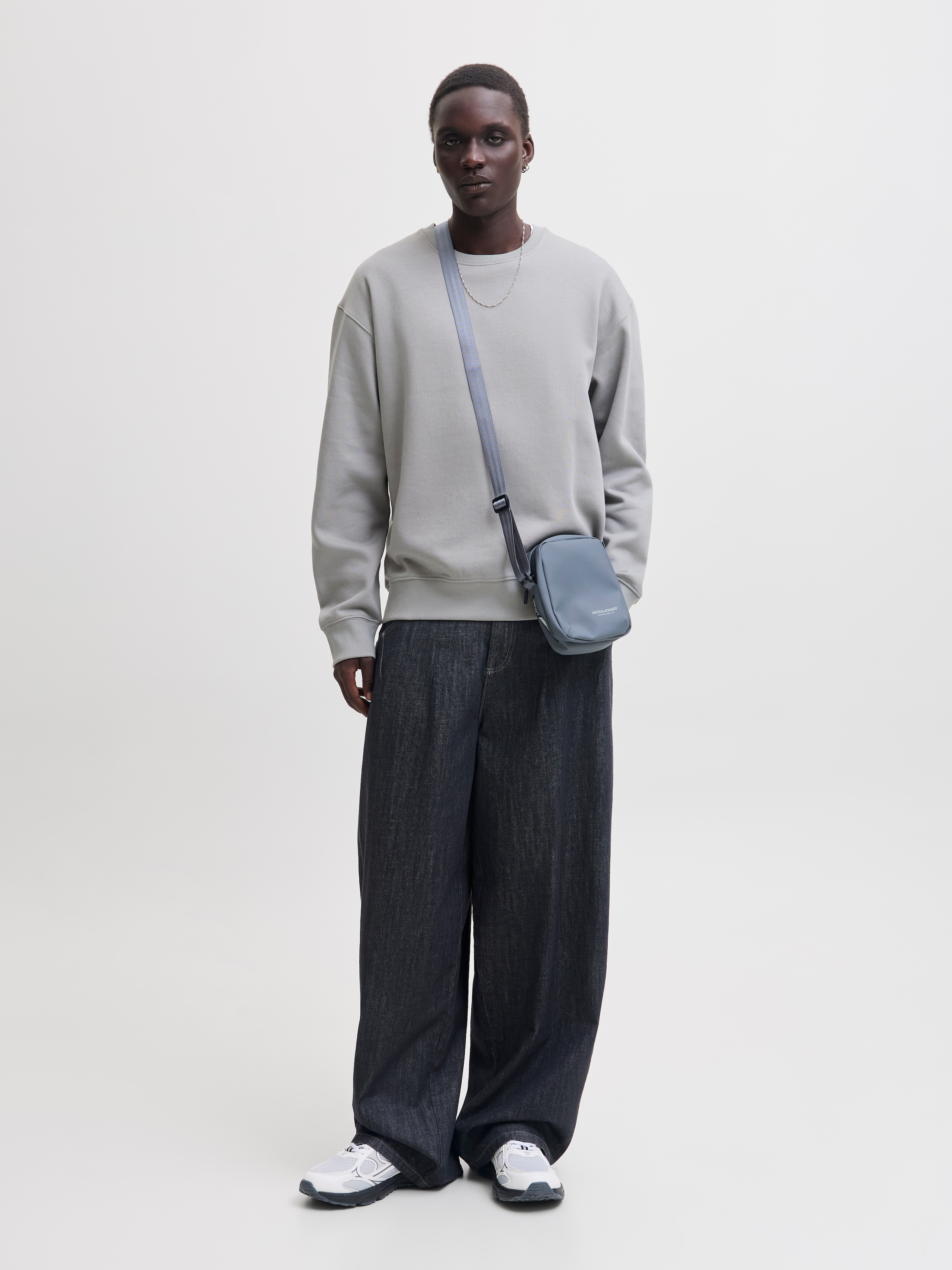 Jack & Jones Sweatshirt »JJEACE SWEAT CREW NECK NOOS«, Baumwollmischung, locker geschnitten
