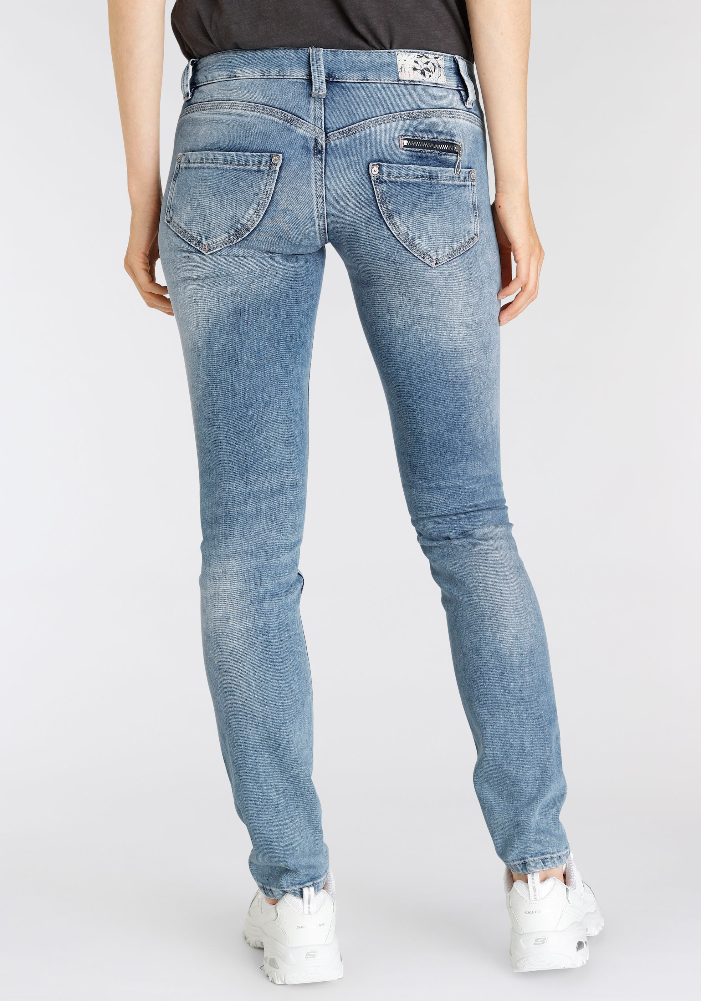 Freeman T. Porter Slim-fit-Jeans, mit tlg.), (1 coolen Deko-Features bestellen