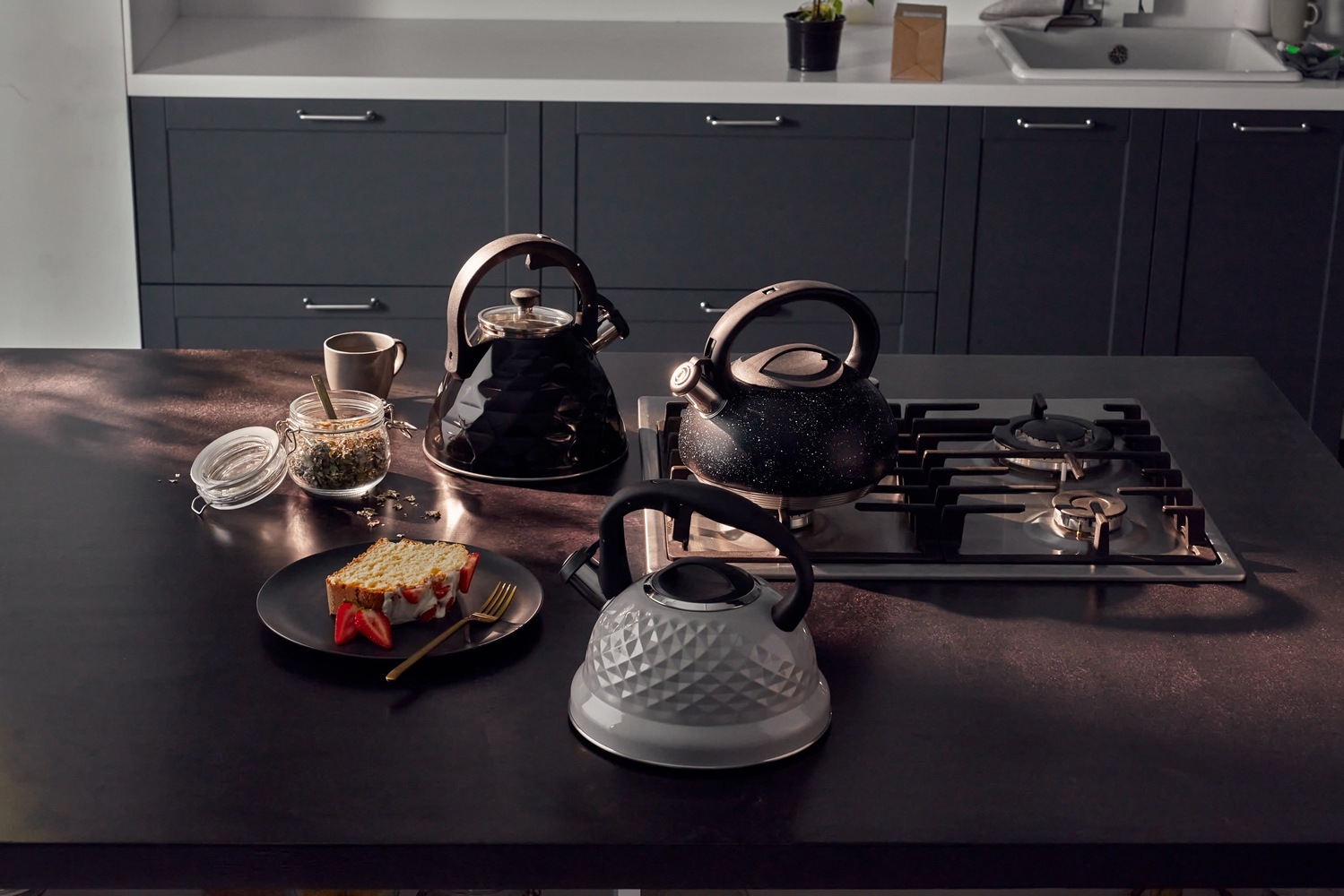RESTO Kitchenware Wasserkessel »Almaaz, im Geschenkkarton«, Edelstahl 18/10, (2 tlg.), Flötenkessel, geeignet für alle Herdarten, auch Induktion