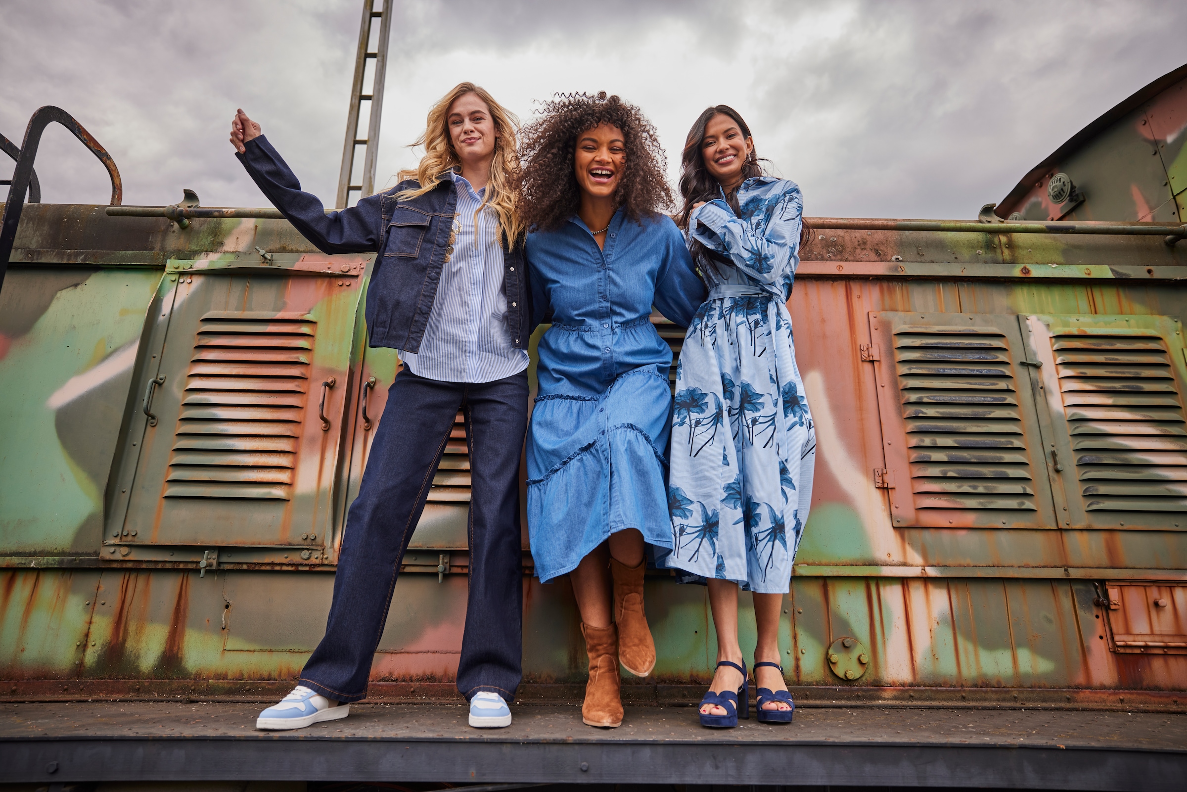 Aniston PLUS Jeanskleid, in Denimqualität - NEUE KOLLEKTION