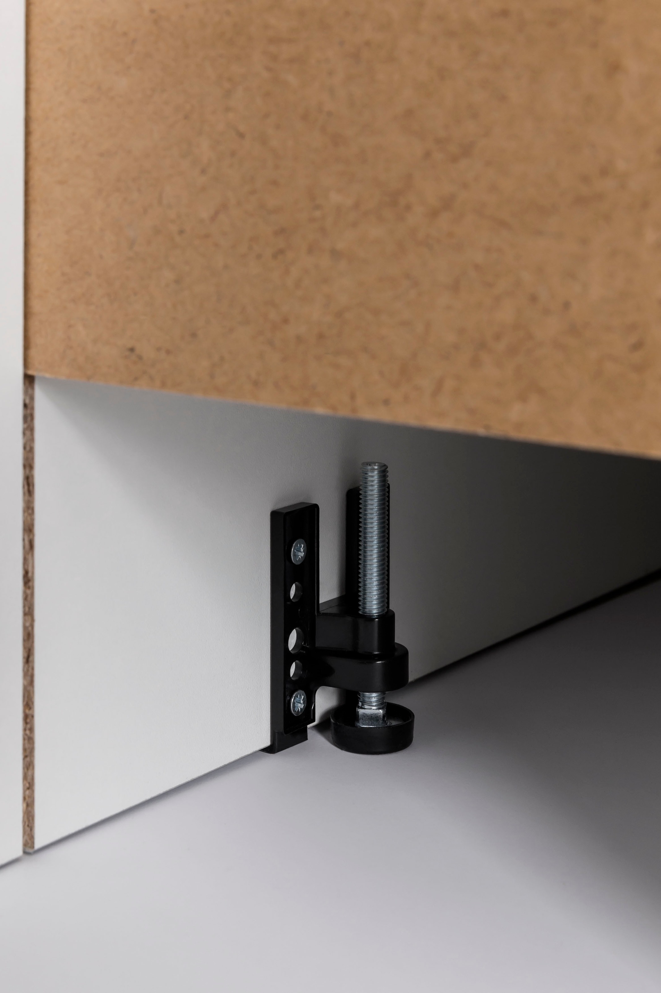 KOCHSTATION Kühlumbauschrank »KS-Luhe« 60 cm breit, hochwertige MDF-Fronten mit waagerechter Lisene