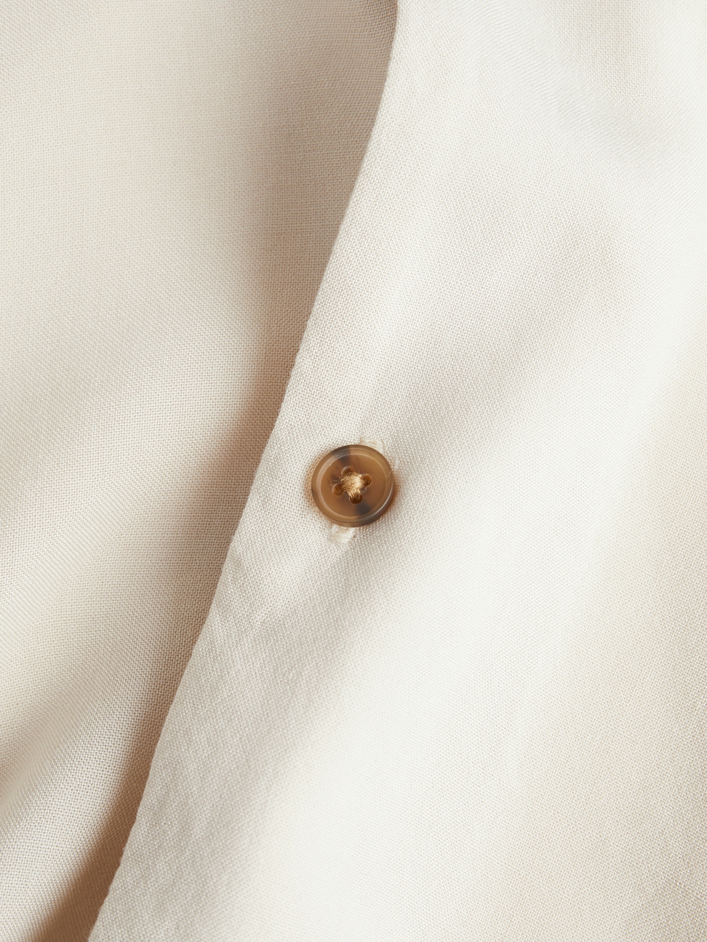 Jack & Jones Kurzarmhemd »JJEJEFF SOLID RESORT SHIRT S/S SN«, mit Resort Kragen