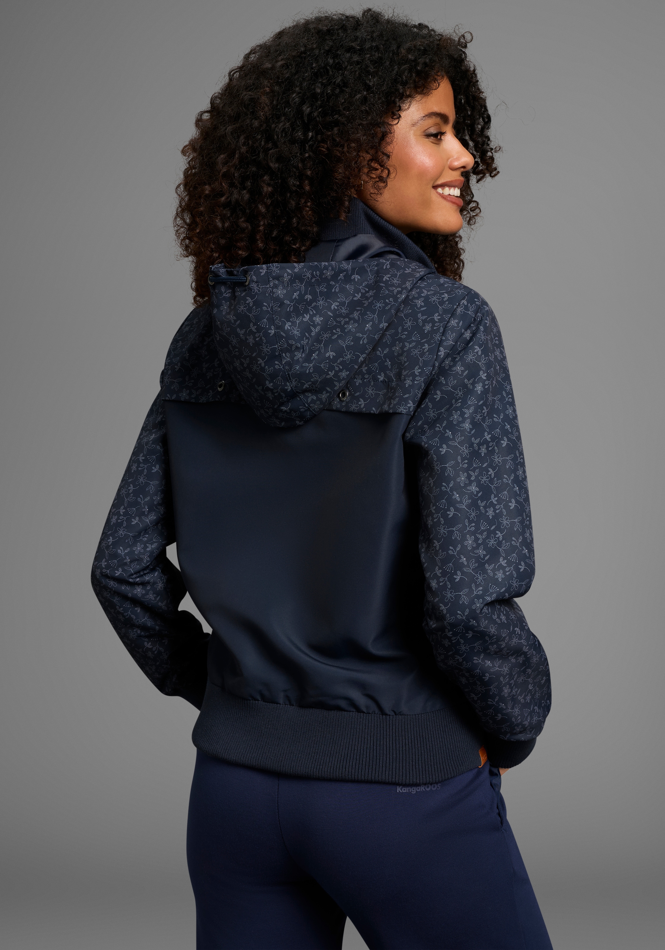 KangaROOS Funktionsjacke mit Kapuze Übergangsjacke, Blouson mit Print