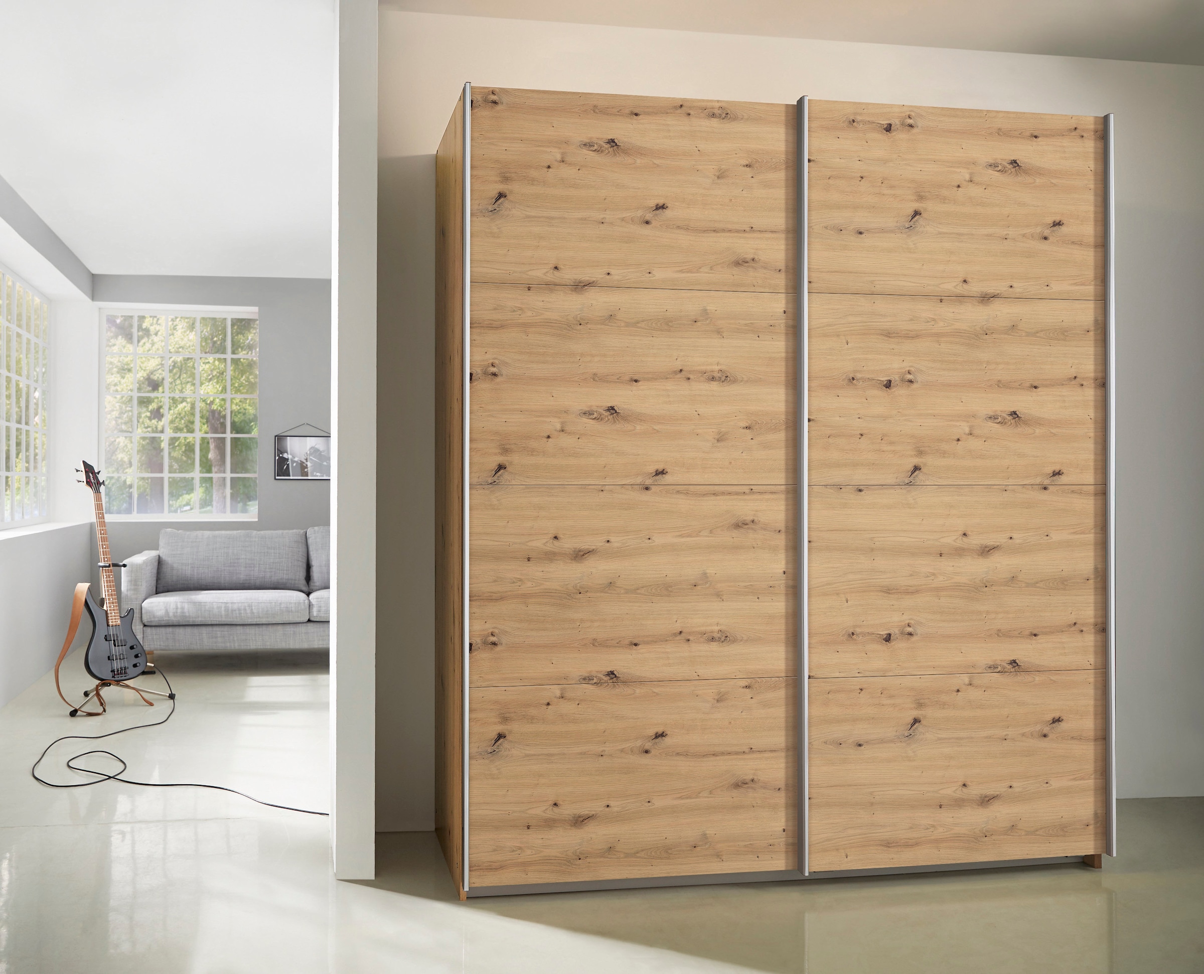 INOSIGN BY RAUCH Schwebetürenschrank »Kleiderschrank Schrank Garderobe Schlafzimmerschrank THANOS«, (in 3 verschiedenen Ausstattungen BASIC/CLASSIC/PREMIUM), Optional mit Spiegel, Metall-Griffleisten alufarben MADE IN GERMANY
