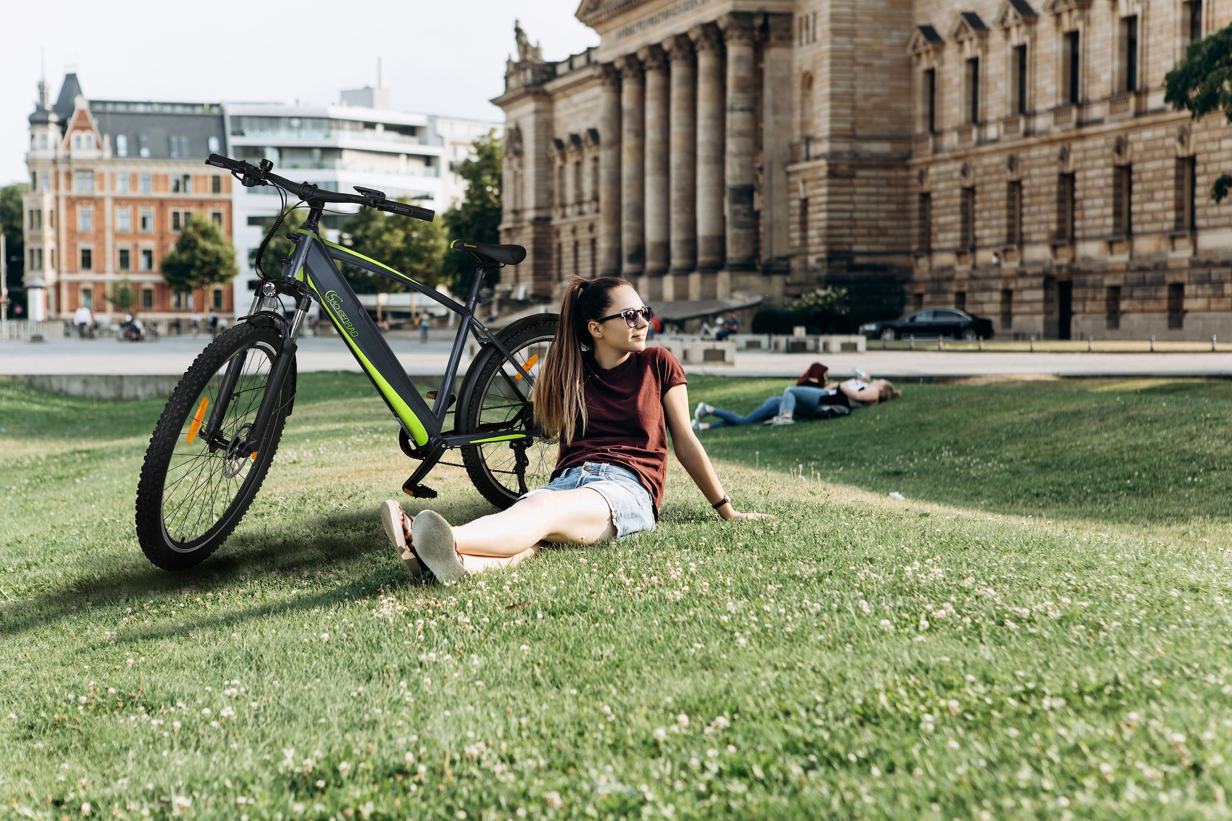 SachsenRad E-Bike »R8 Flex III«, 9 Gang, Shimano, Shimano Altus, Heckmotor 250 W, (mitgeliefertes, optionales Schutzblech mit integriertem Rücklicht), LCD-Steuerdisplay, Fahrmodus Pedelec, LED-
Beleuchtung