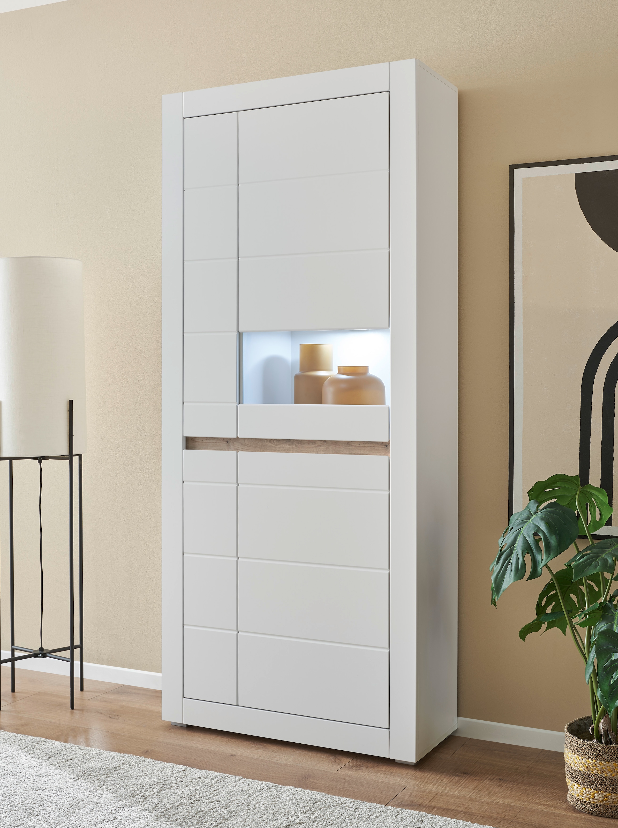 INOSIGN Vitrine »Chester, Hochschrank mit Stauraum, Glasvitrine, Anrichte, Weiß Matt«, (1 St.), austauschbare Blende in der Griffleiste, zeitloses Design, 85 cm breit