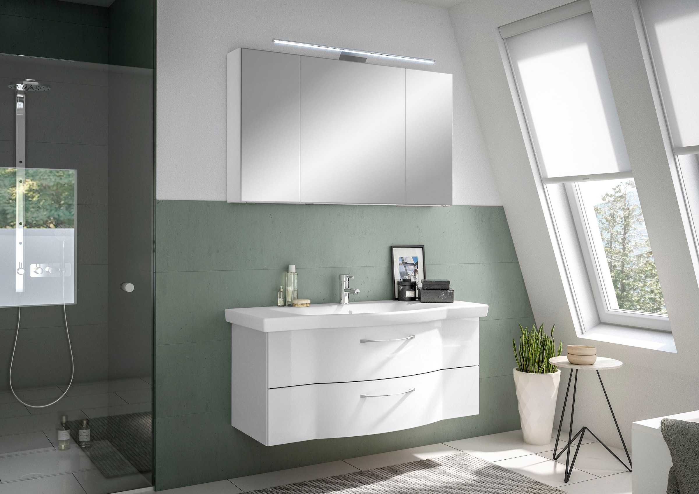 Saphir Spiegelschrank »6005 Sprint Badschrank, 3 Spiegeltüren, 6 Einlegeböden, 120 cm breit« inkl. LED-Beleuchtung, Türdämpfer, Schalter-/Steckdosenkombination