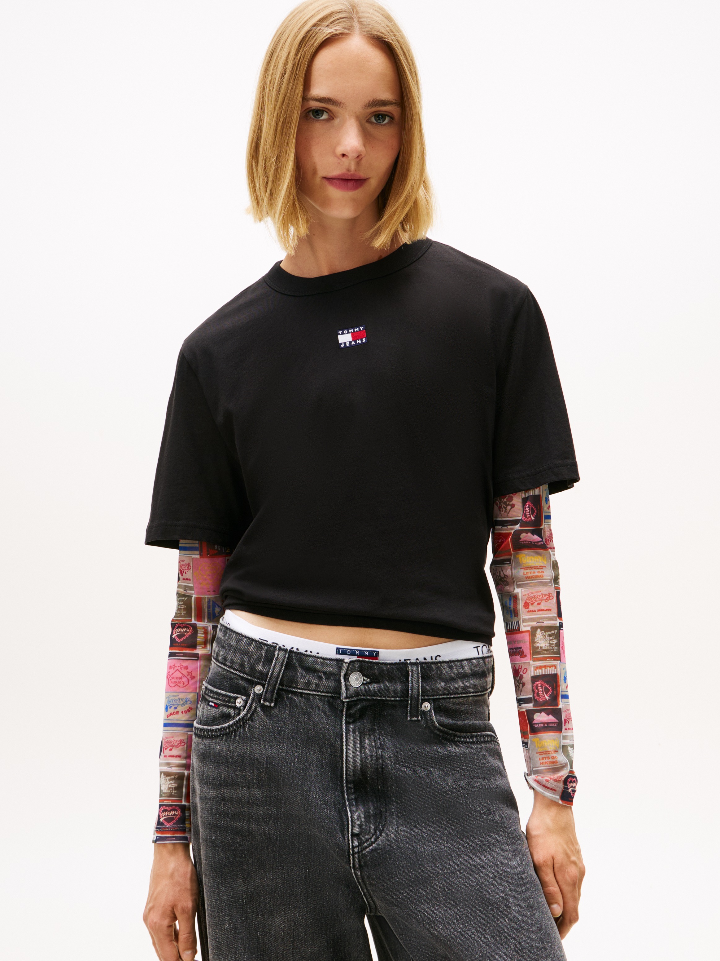 Tommy Jeans Kurzarmshirt »TJW BXY BADGE TEE EXT« im Boxy Fit