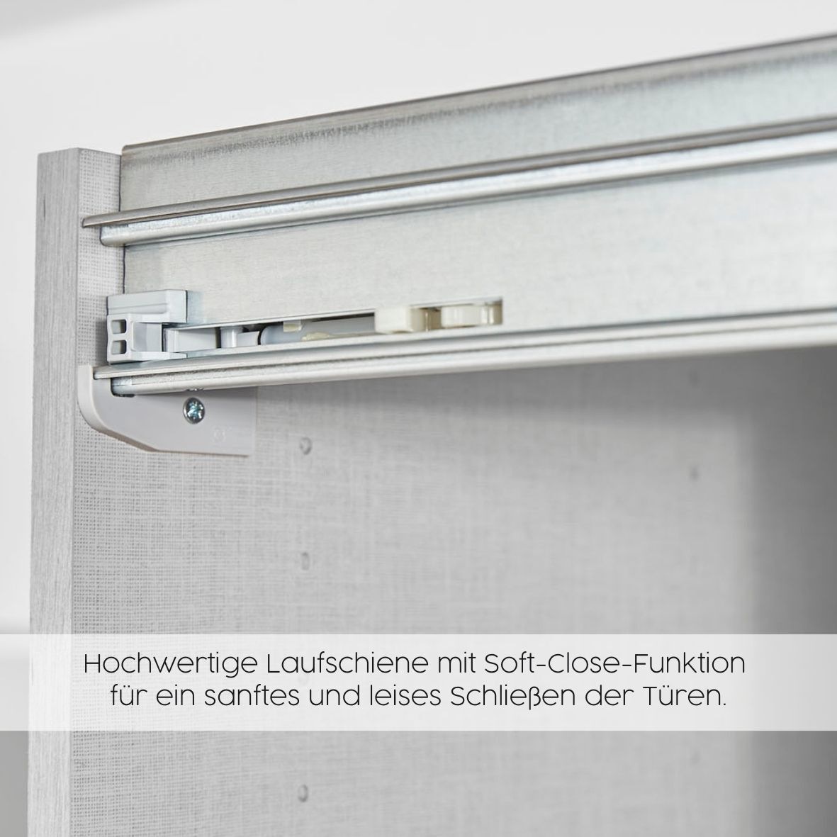 rauch Kleiderschrank »Schwebetürenschrank OTTO´s Choice Garderobe Schrank TOP ANGEBOT Avola«, (in 3 verschiedenen Ausstattungen BASIC/CLASSIC/PREMIUM inkl. Spiegel), mit eleganten Zierleisten in Chrom, Schwarz oder Weiß MADE IN GERMANY