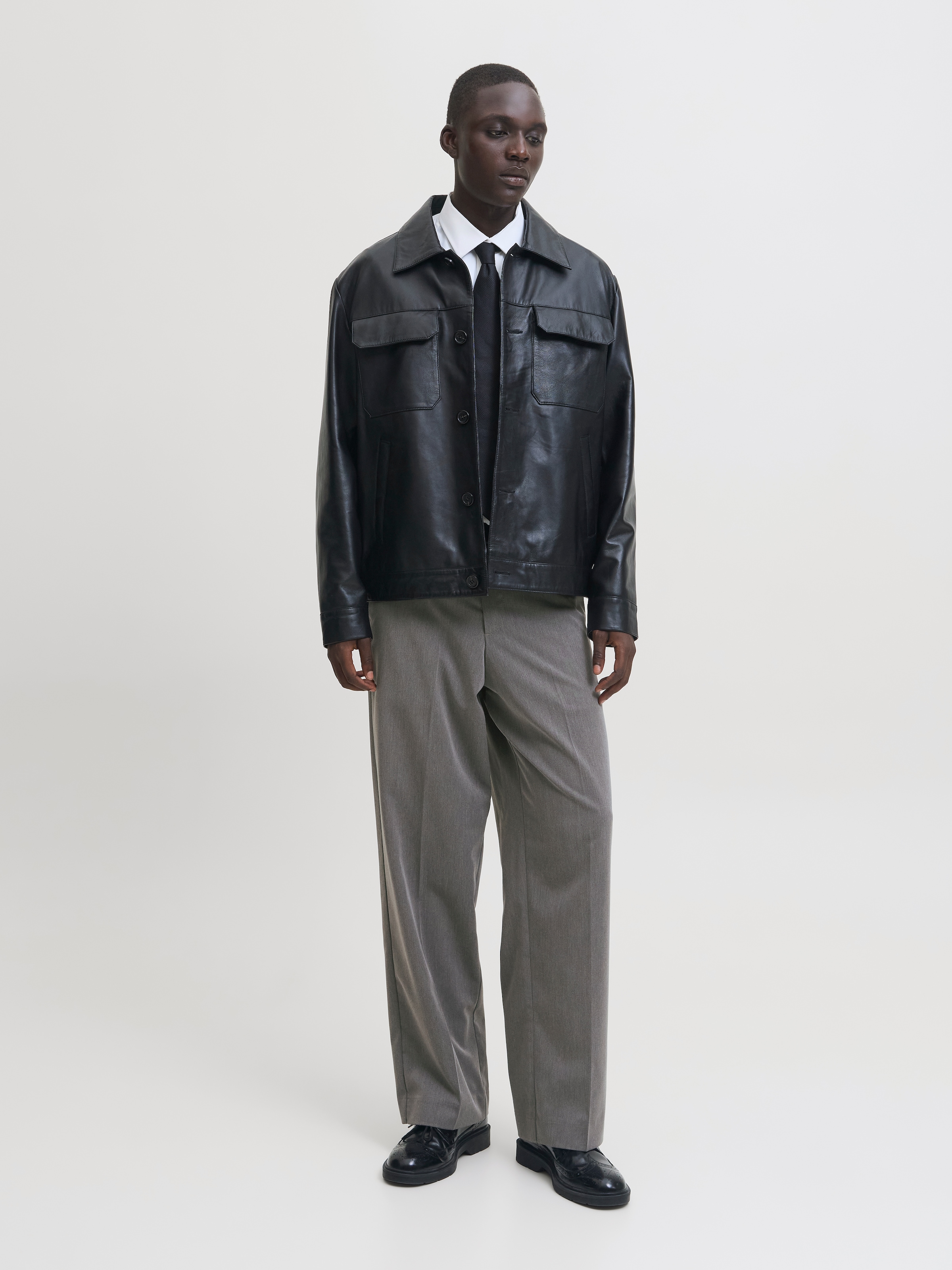 Jack & Jones Anzughose »JPSTBILL TOBY CHINO NOOS«  Materialmix, weit geschnitten, niedrige Taille