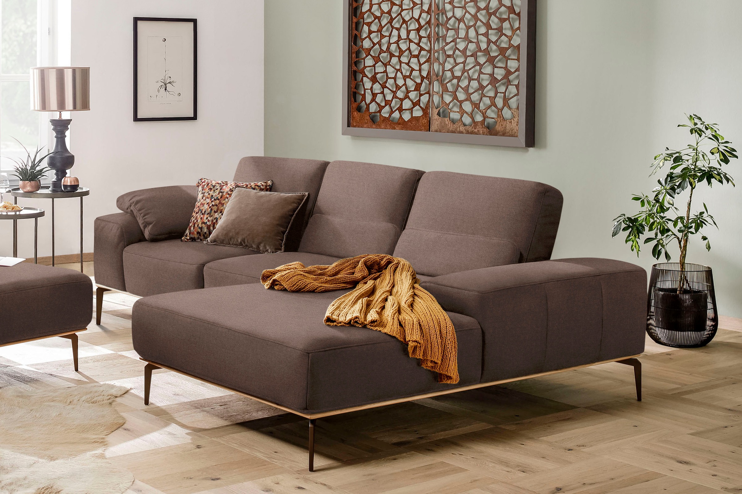 W.SCHILLIG Ecksofa »run, Designsofa mit tollem Sitzkomfort, bequem, L-Form«, mit Holzsockel, Füße in Bronze pulverbeschichtet, Breite 279 cm
