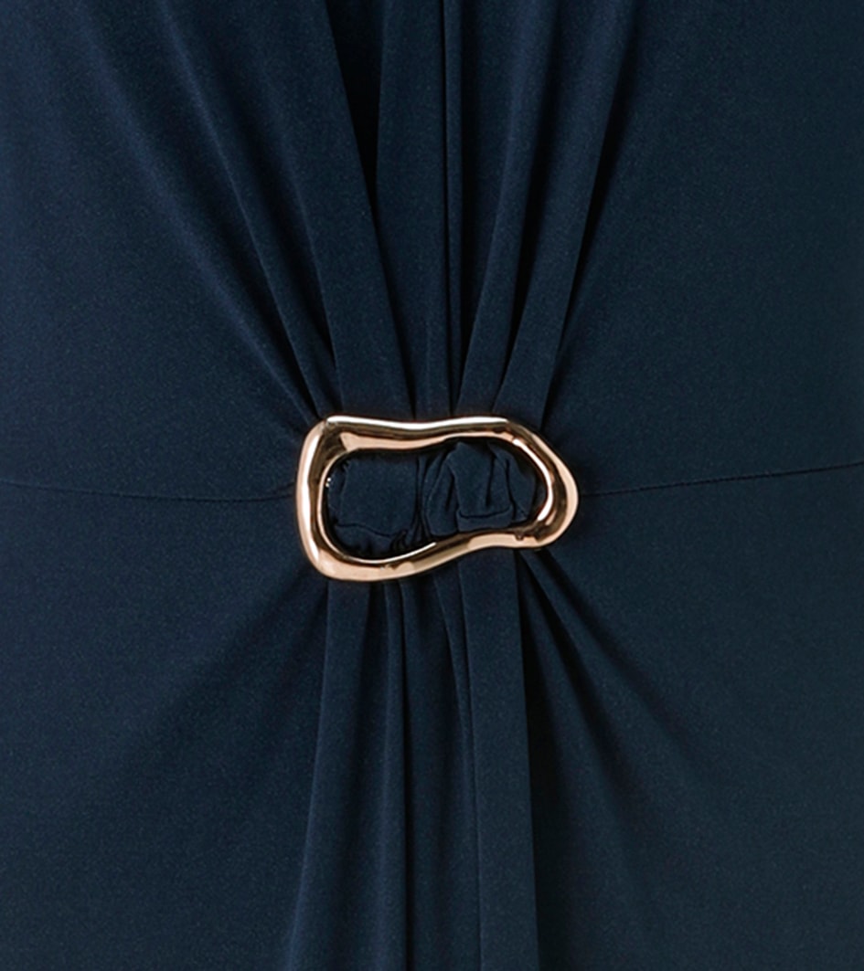 Aniston SELECTED Maxikleid schmeichelnde Raffung mit dekorativer Brosche - NEUE KOLLEKTION