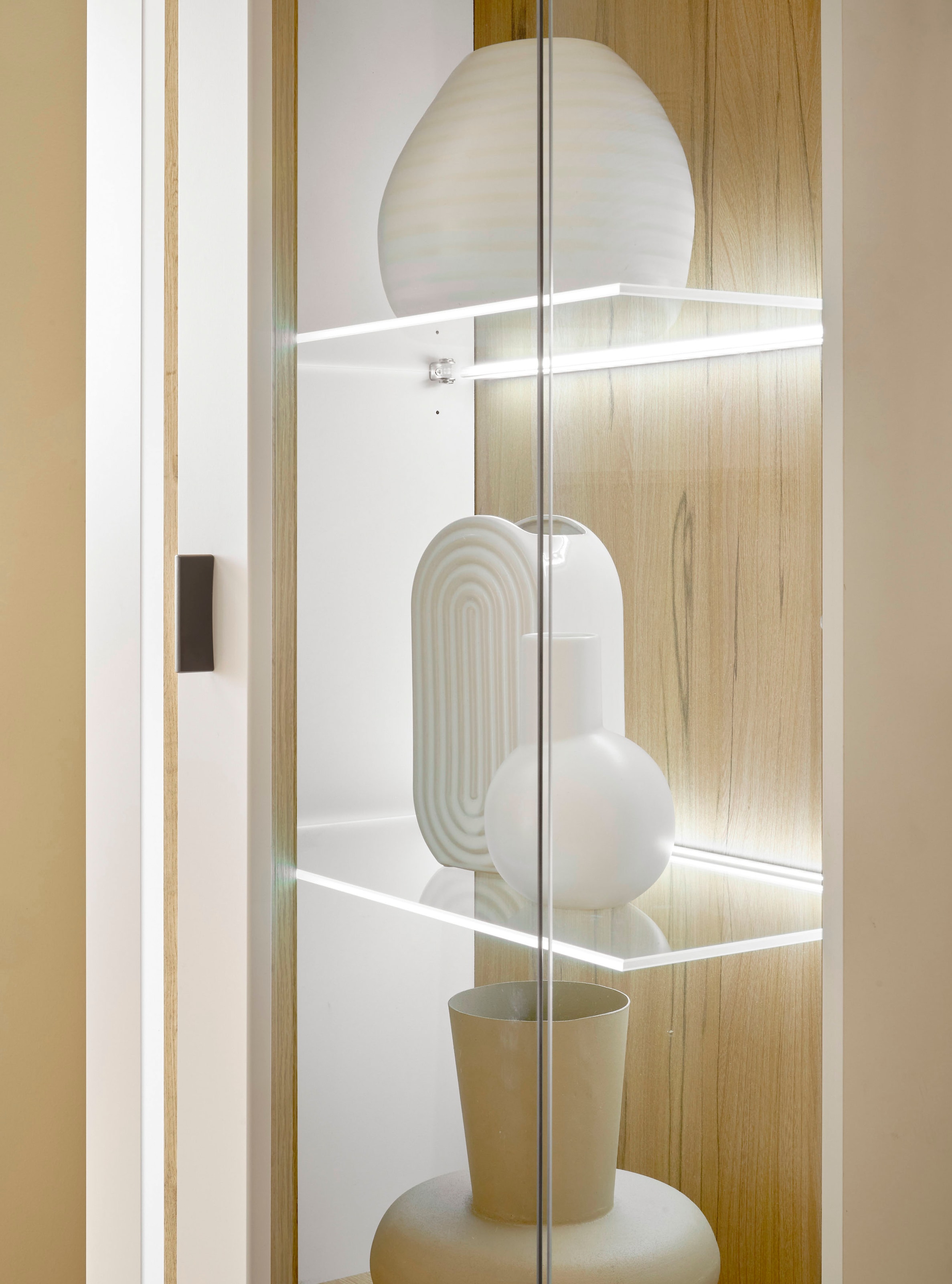 INOSIGN Wohnwand »LONG ISLAND«, (Set, 4 St.), in moderner Trendfarbe,inklusive senkrechter Beleuchtung,Breite 330 cm