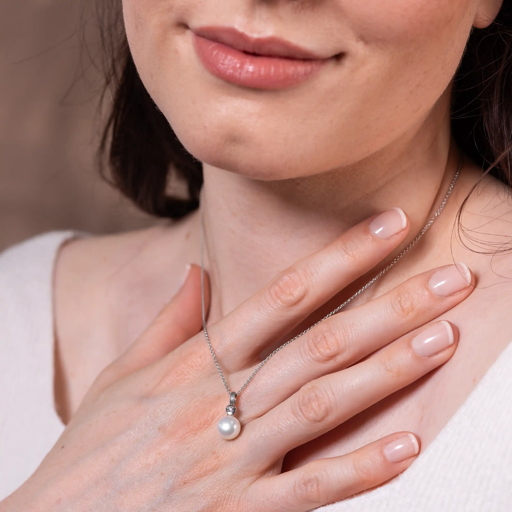 LYOMI Kettenanhänger »585/- Weißgold Perle bouton 1 synth. Diam. 0,02ct.«