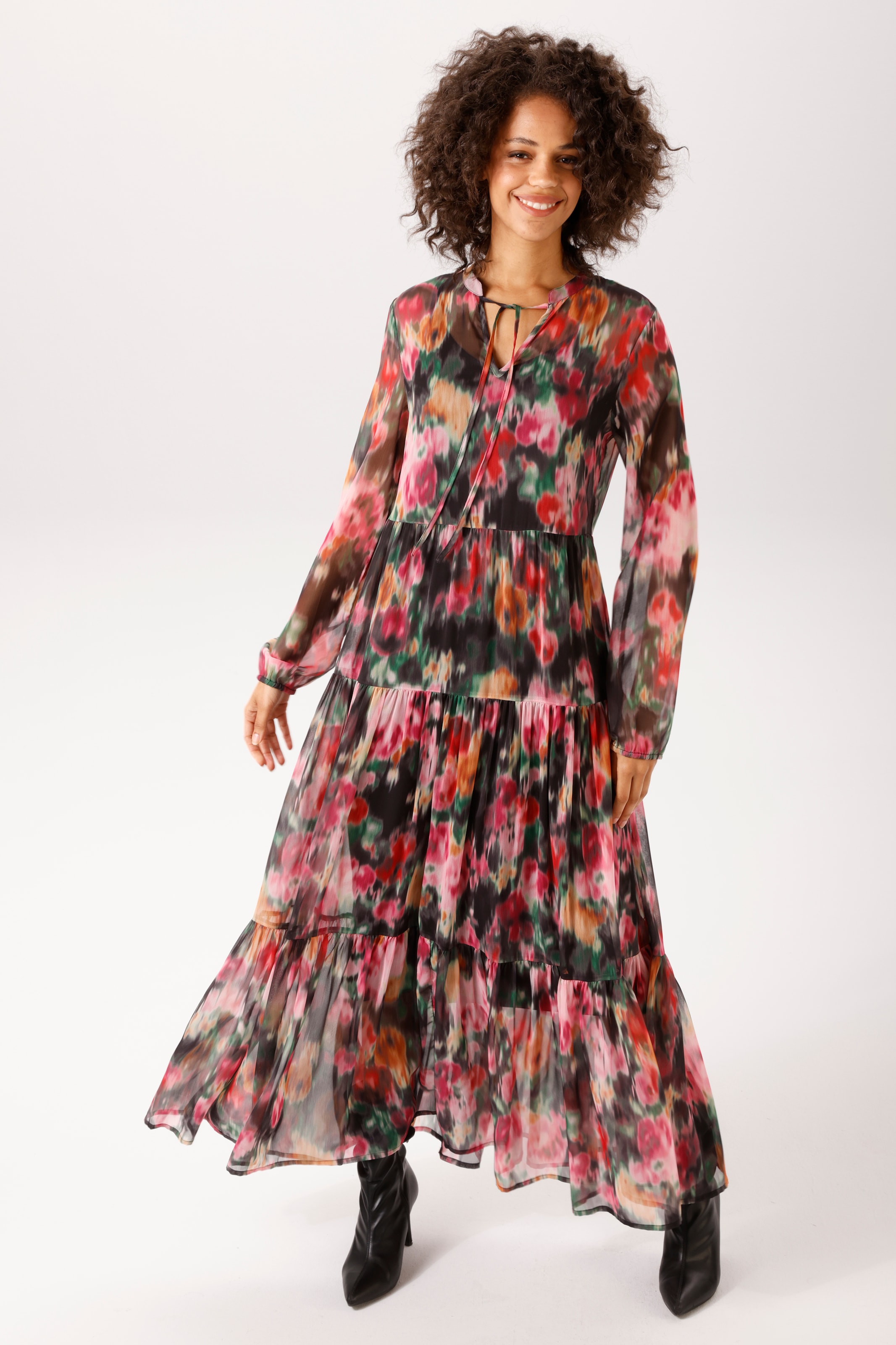 Aniston CASUAL Maxikleid mit Jersey-Unterkleid,  mit farbenfrohen Batikblumen bedruckt - NEUE KOLLEKTION
