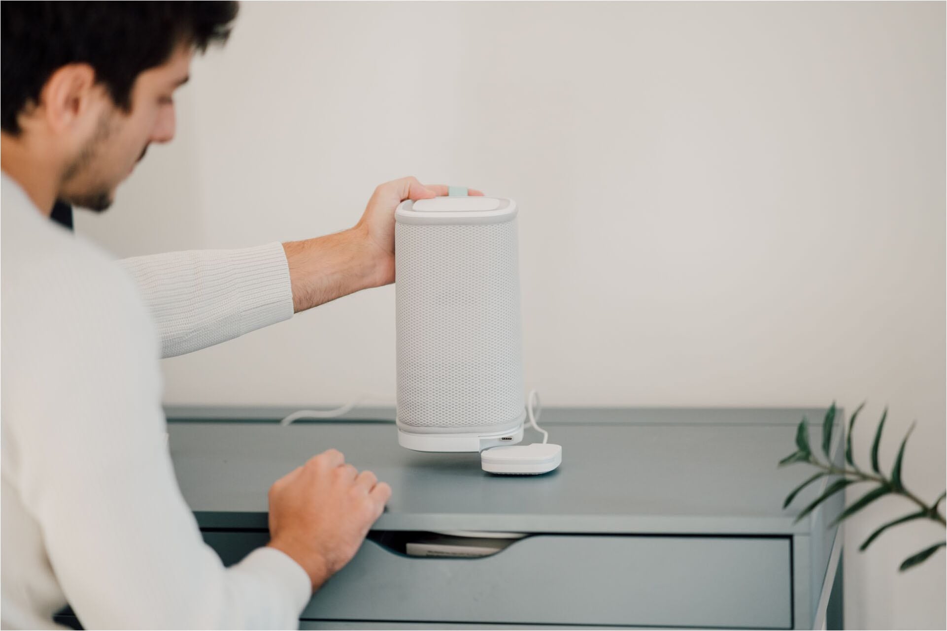 Vitesy Luftreiniger »Eteria – Smarte Filtertechnologie für reine Raumluft«, für 20 m² Räume, Waschbarer Filter, Beseitigt Mikroben, Schimmel, VOCs und Viren