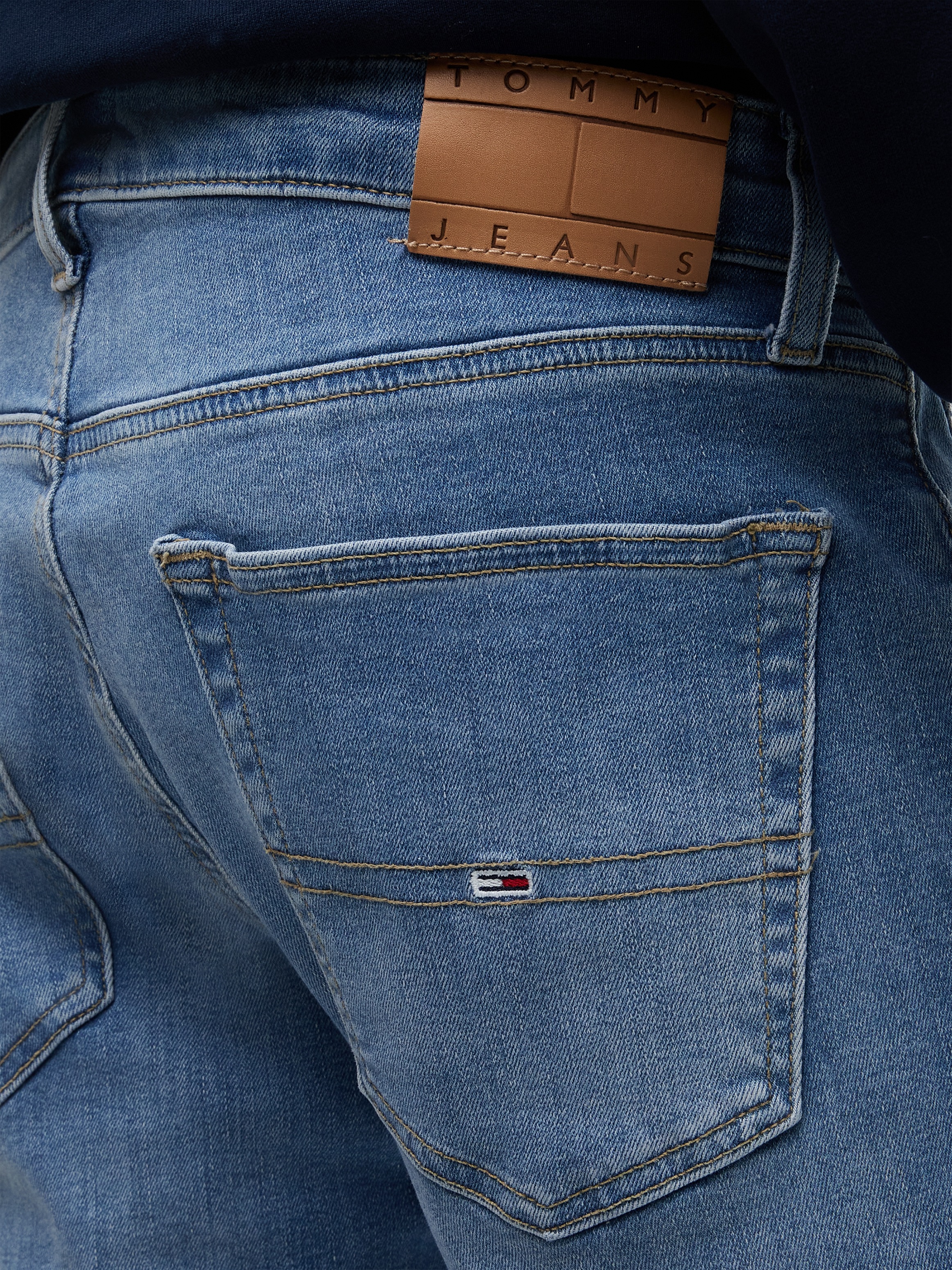 Tommy Jeans »Austin Slim Tapered« zum Knöchel hin schmaler werdende Jeans mit mittlerer Leibhöhe