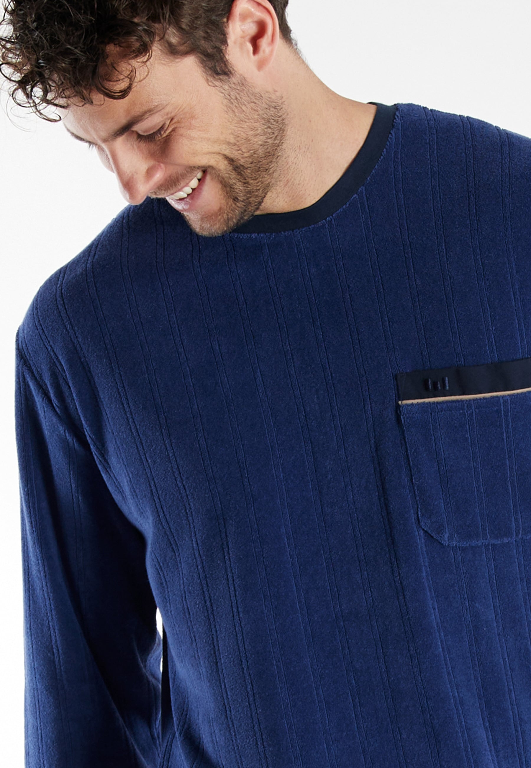 GÖTZBURG Schlafanzug »Kos« 2 Stk. tlg., mit Brusttasche, langen Ärmeln und Rundhalsausschnitt