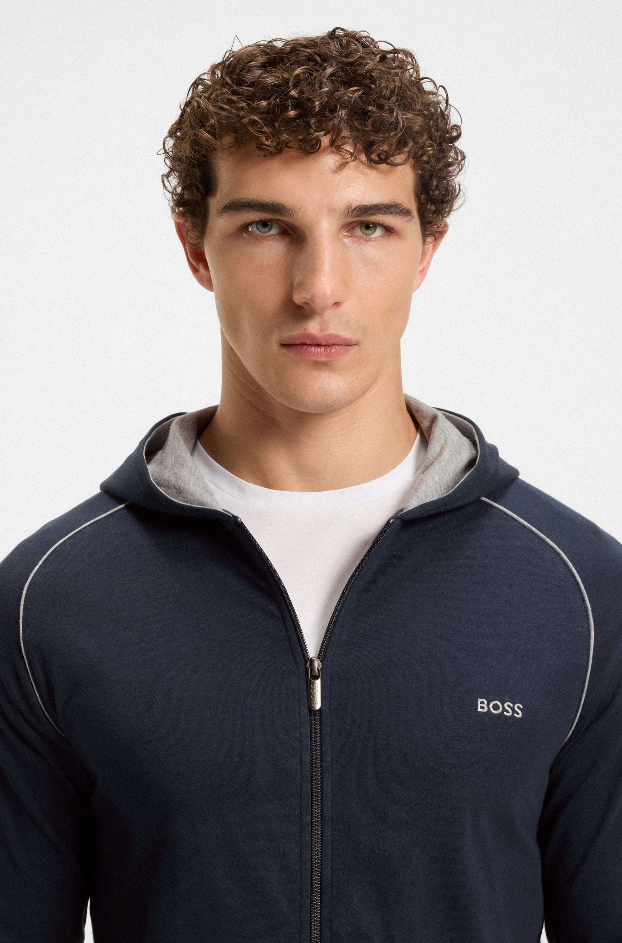 BOSS Kapuzensweatjacke »Mix&Match Jacket H«, mit BOSS Stickerei auf der Brust