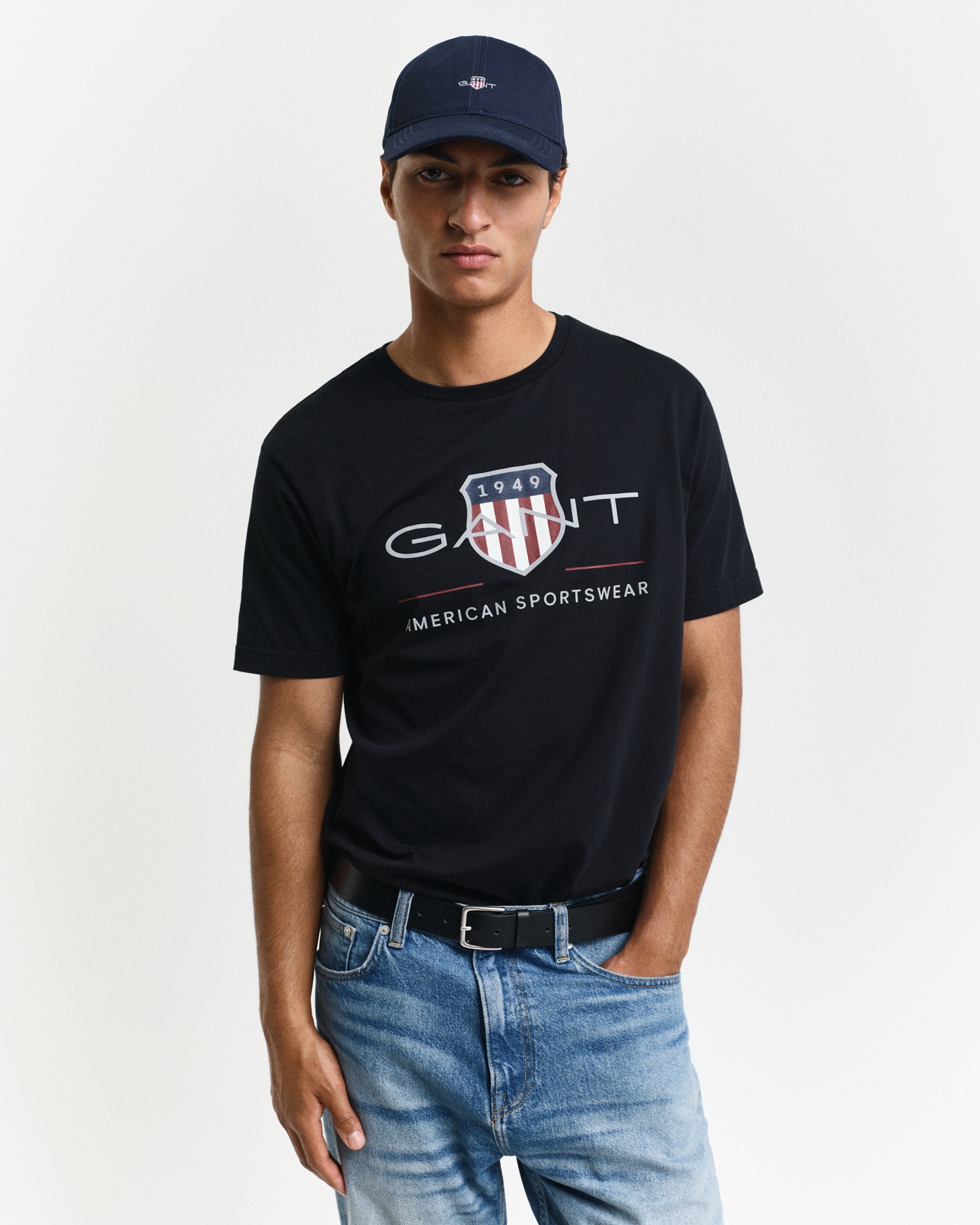 Gant T-Shirt »REG ARCHIVE SHIELD SS T-SHIRT« mit Logodruck auf der Brust