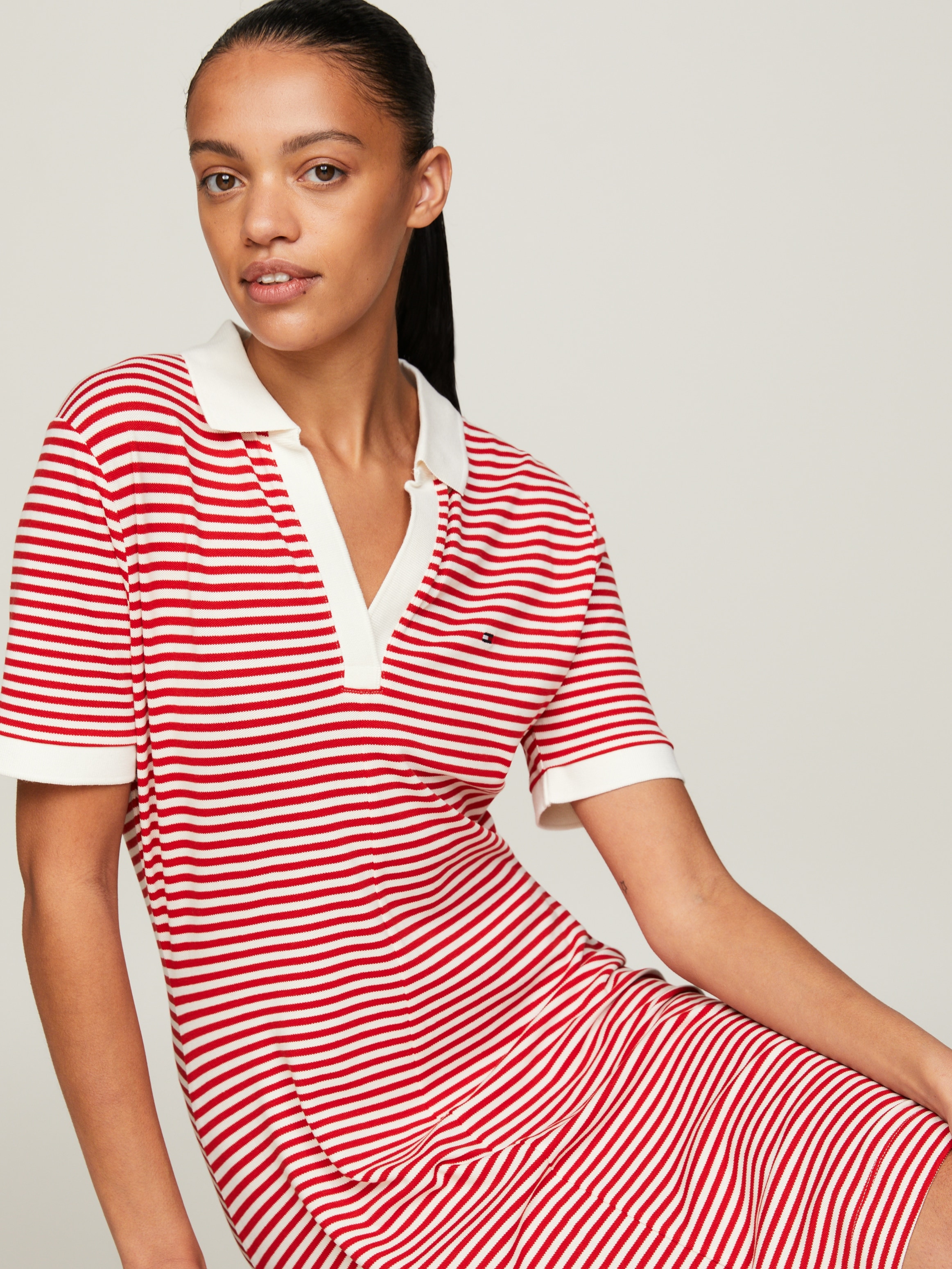 Tommy Hilfiger Polokleid »F&F OPEN PLCKT LYCLL POLO DRS SS«, mit Logostickerei