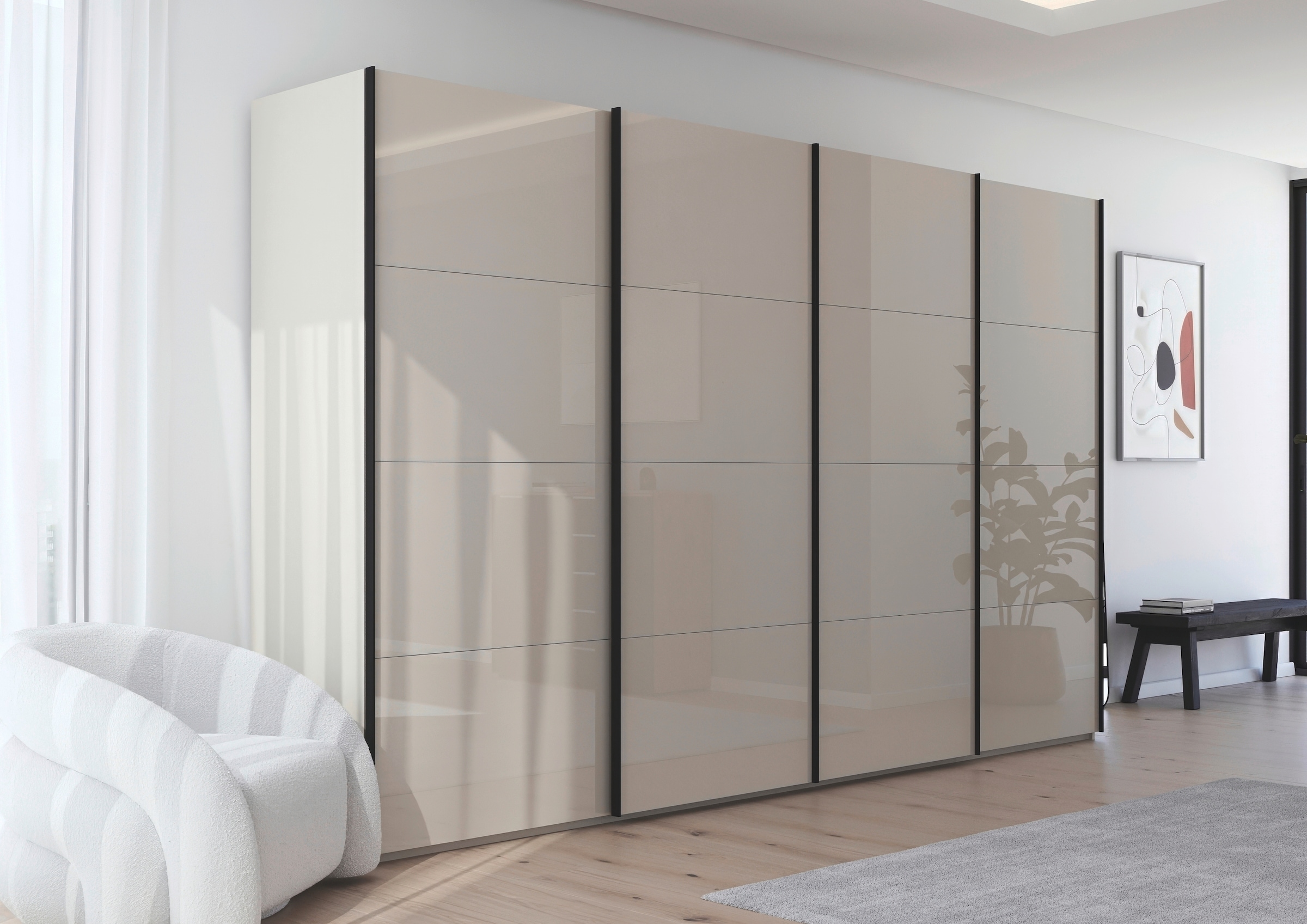 rauch Schwebetürenschrank »Kleiderschrank Schrank Garderobe Schlafzimmerschrank SCALE-FYRA«, edle viergeteilte Türen mit Glas-Front viele Farben MADE IN GERMANY