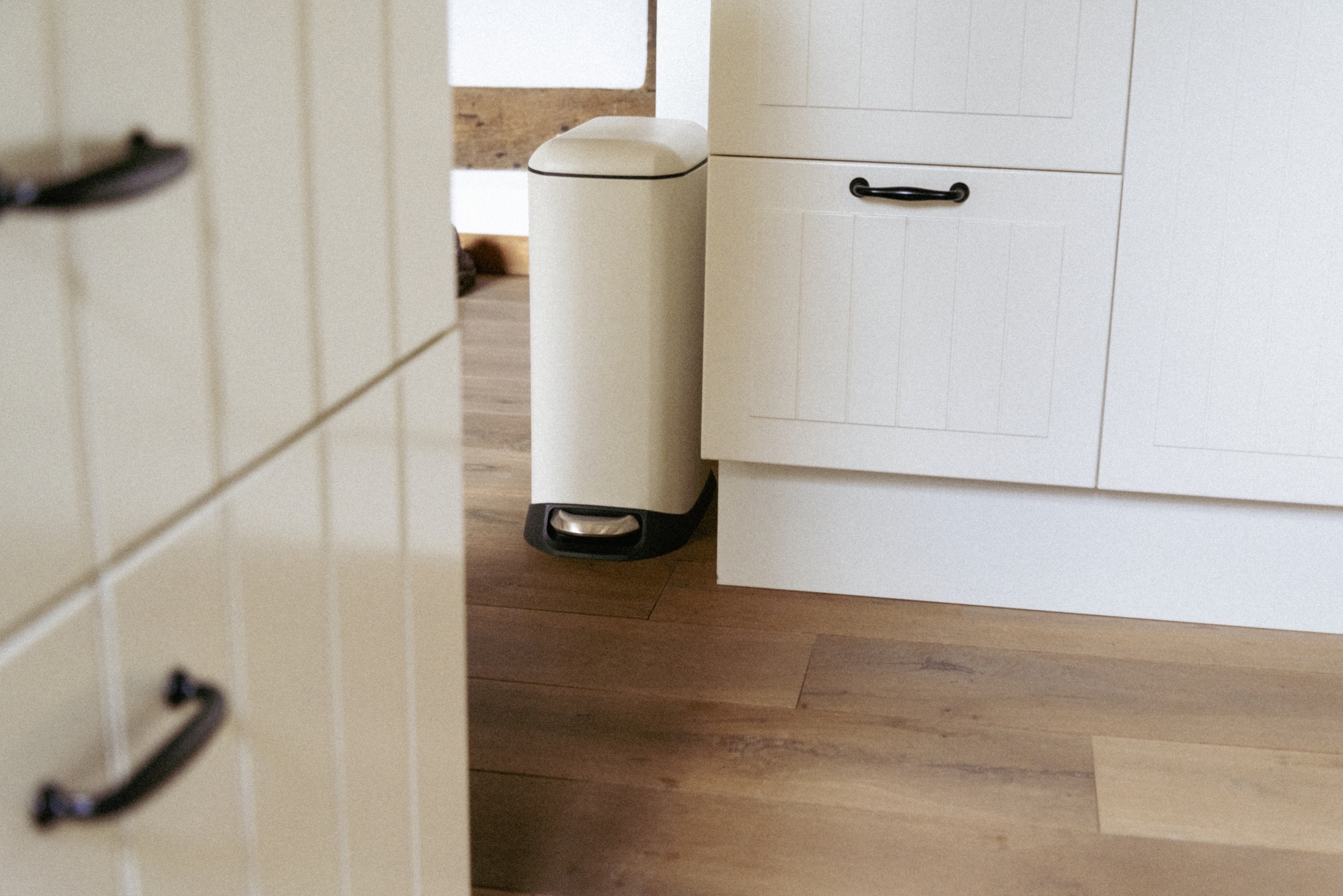 WENKO Mülleimer »Modell Design« 1 Behälter Abfalleimer mit Absenkautomatik und herausnehmbarem Einsatz