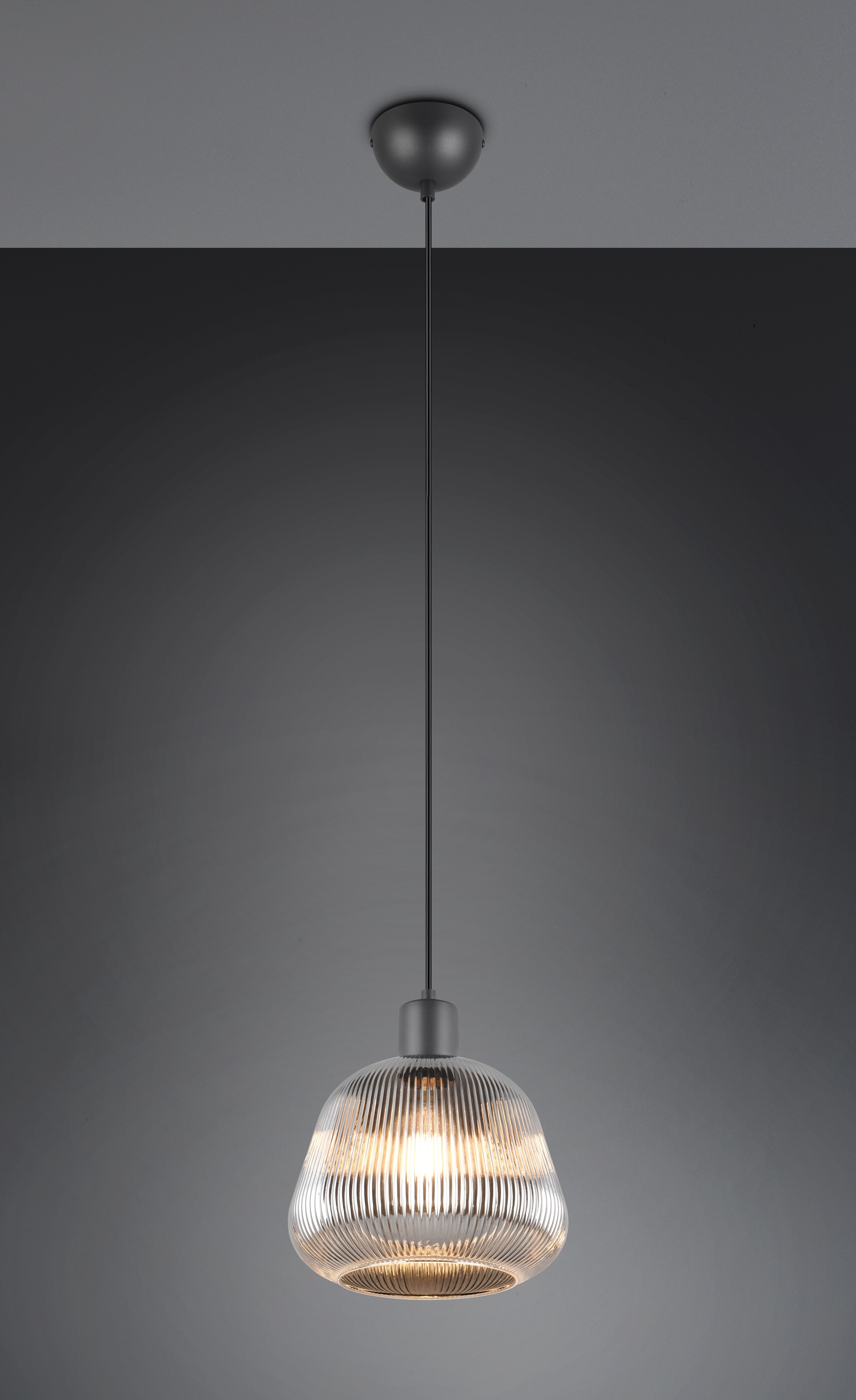 TRIO Leuchten Pendelleuchte »TARIFA, 1-flammige Hängeleuchte exkl 1xE27 max 25W, Glas Hängelampe«, 1 flammig, Leuchtmittel E27 | Leuchtmittel wechselbar, höhenverstellbar max 150cm Glas in Riffeloptik und leicht verspiegelt