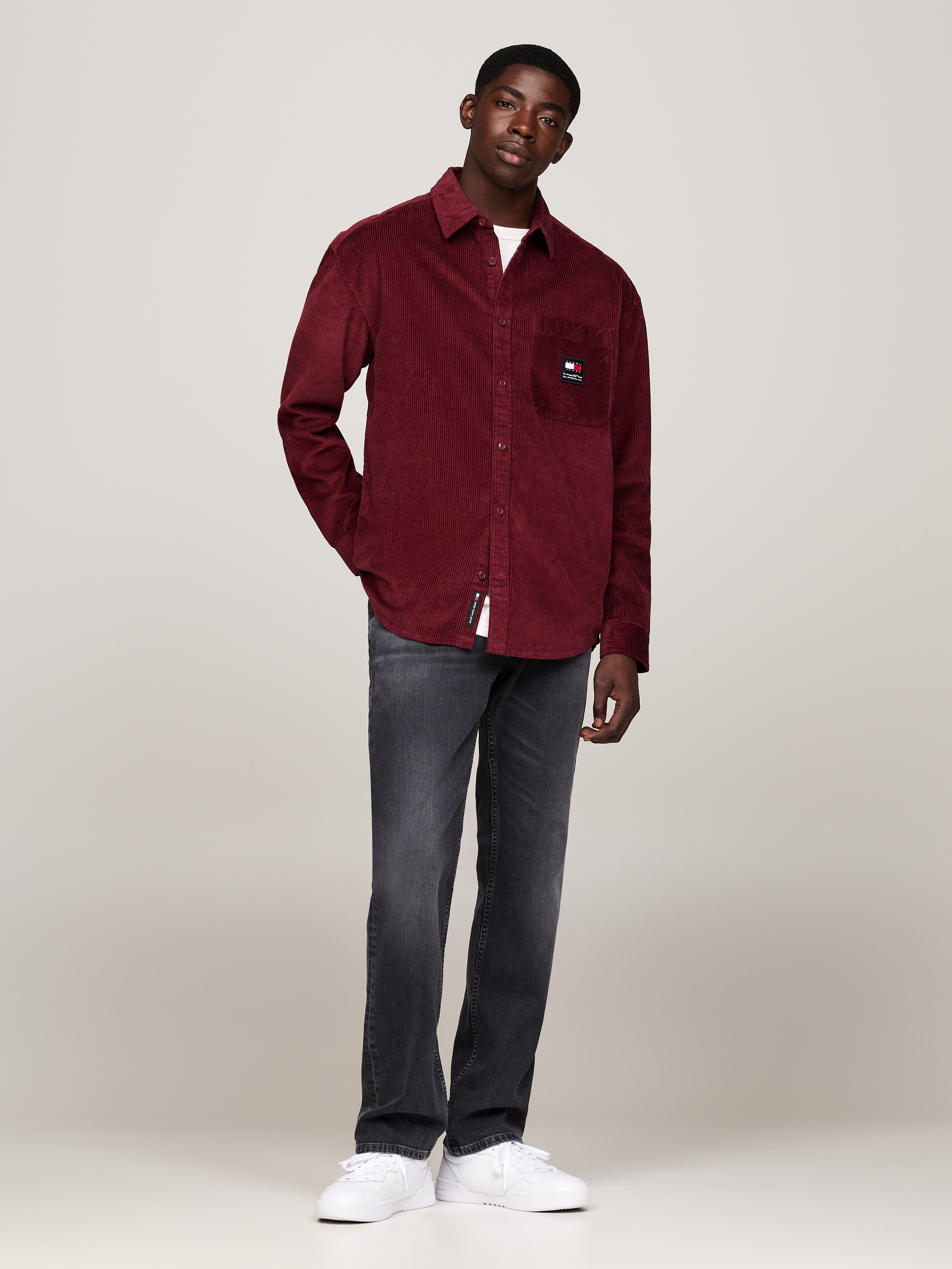 Tommy Jeans Slim-fit-Jeans »RYAN SLIM STRAIGHT«, mit Logoprägung