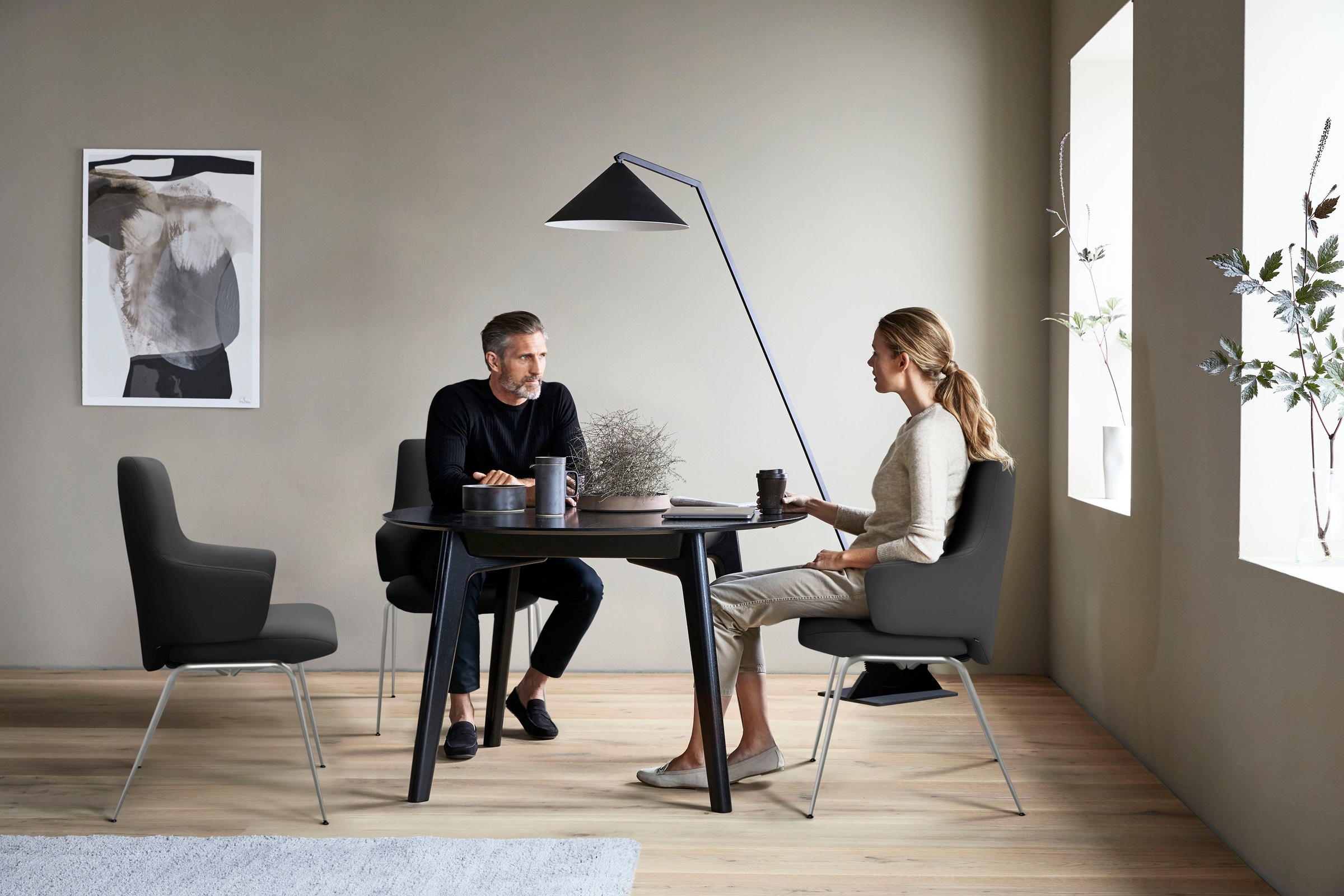 Stressless® Polsterstuhl »Laurel«, Leder PALOMA, Low Back mit Armlehne, Größe L, mit Beinen aus Stahl in Schwarz matt