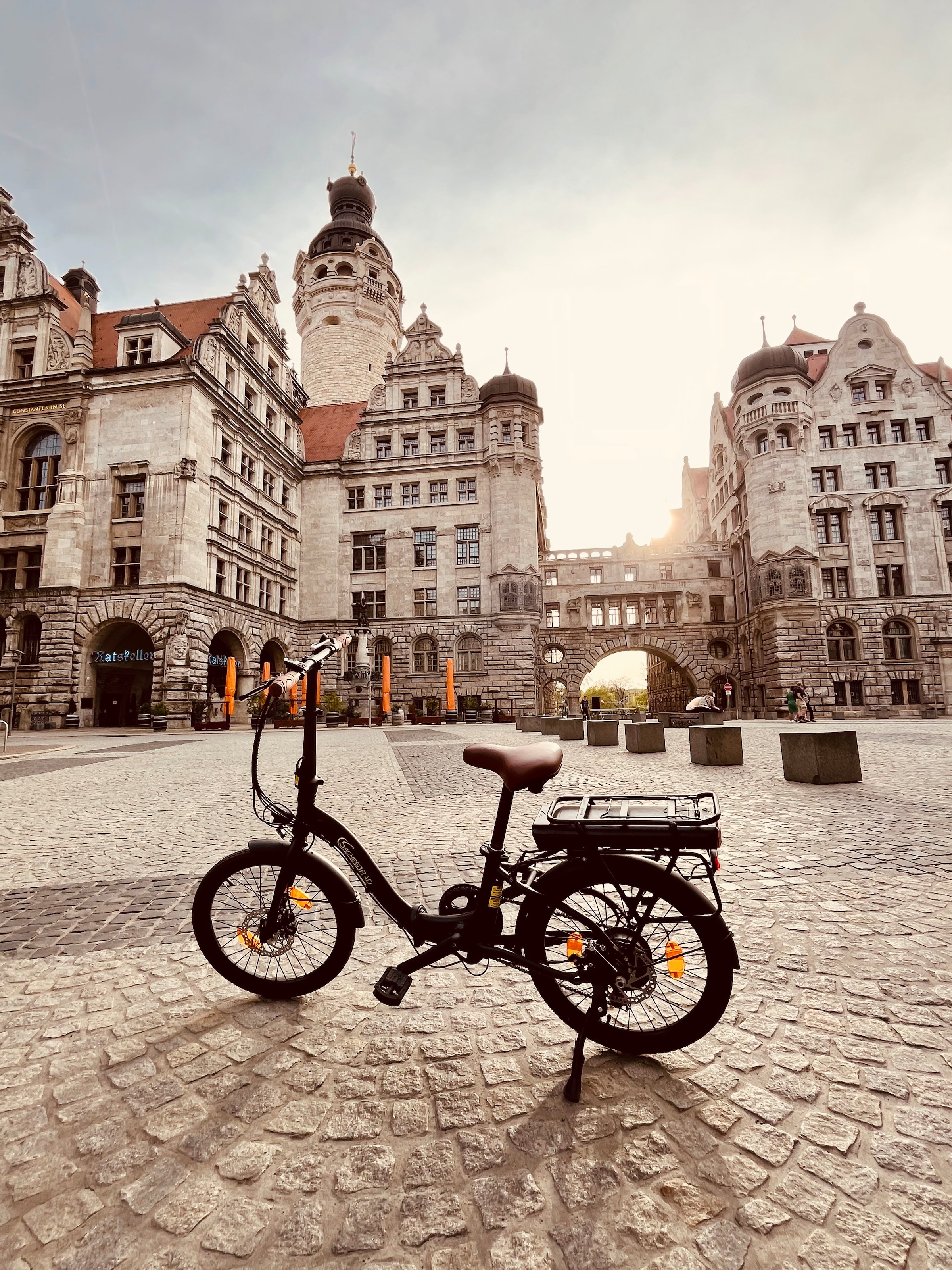SachsenRad E-Bike »F2«, 7 Gang, Shimano, Shimano SIS 7-Gang-Schaltung, LCD-Steuerdisplay, Fahrmodus Pedelec, 
LED-Frontlicht, LED-Rücklicht