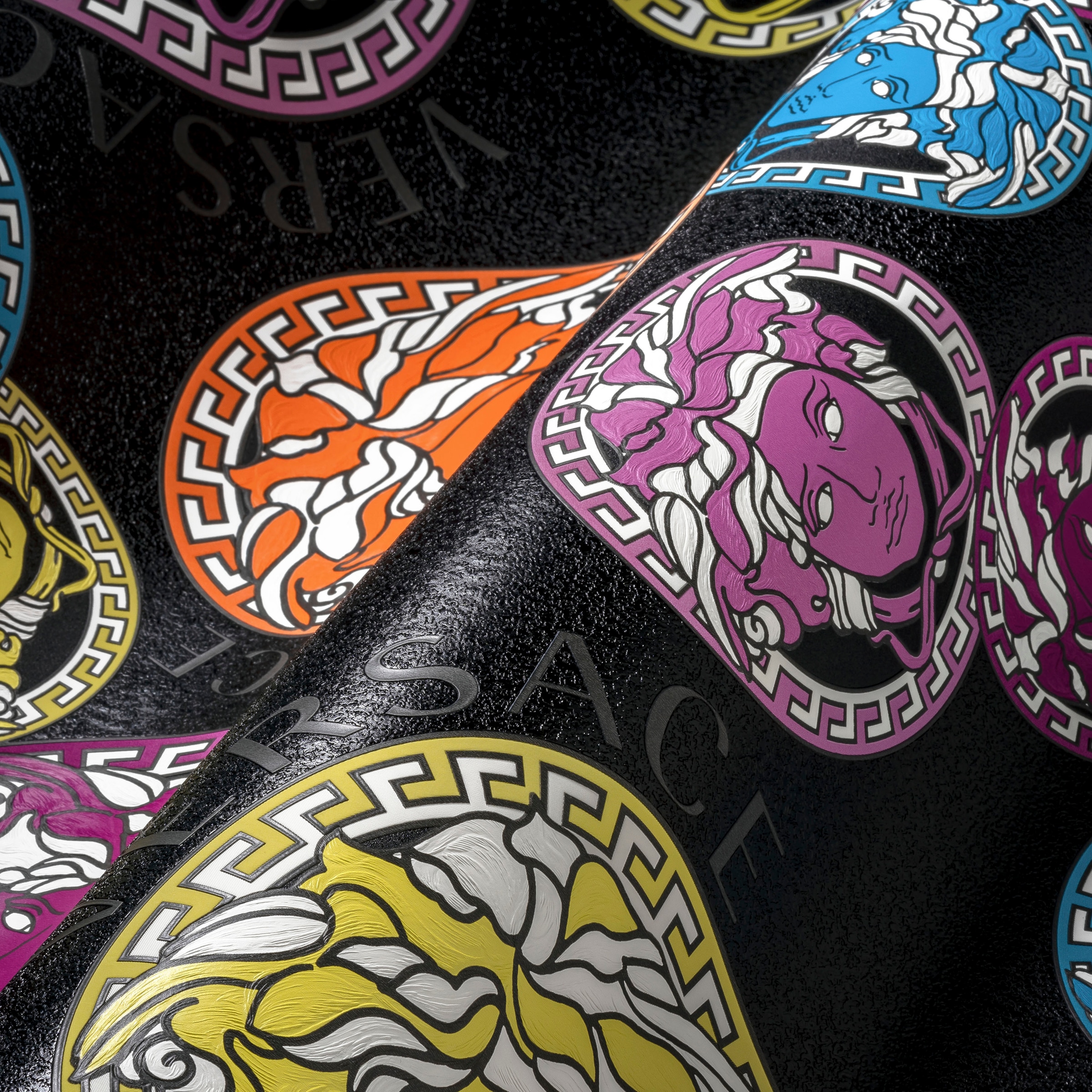Versace Vliestapete »Wallpaper Versace 5 Medusakopf«, leicht glänzend-gemustert-abstrakt, Designertapete Tapeten Wohnzimmer Schlafzimmer Küche Flur Design Optik