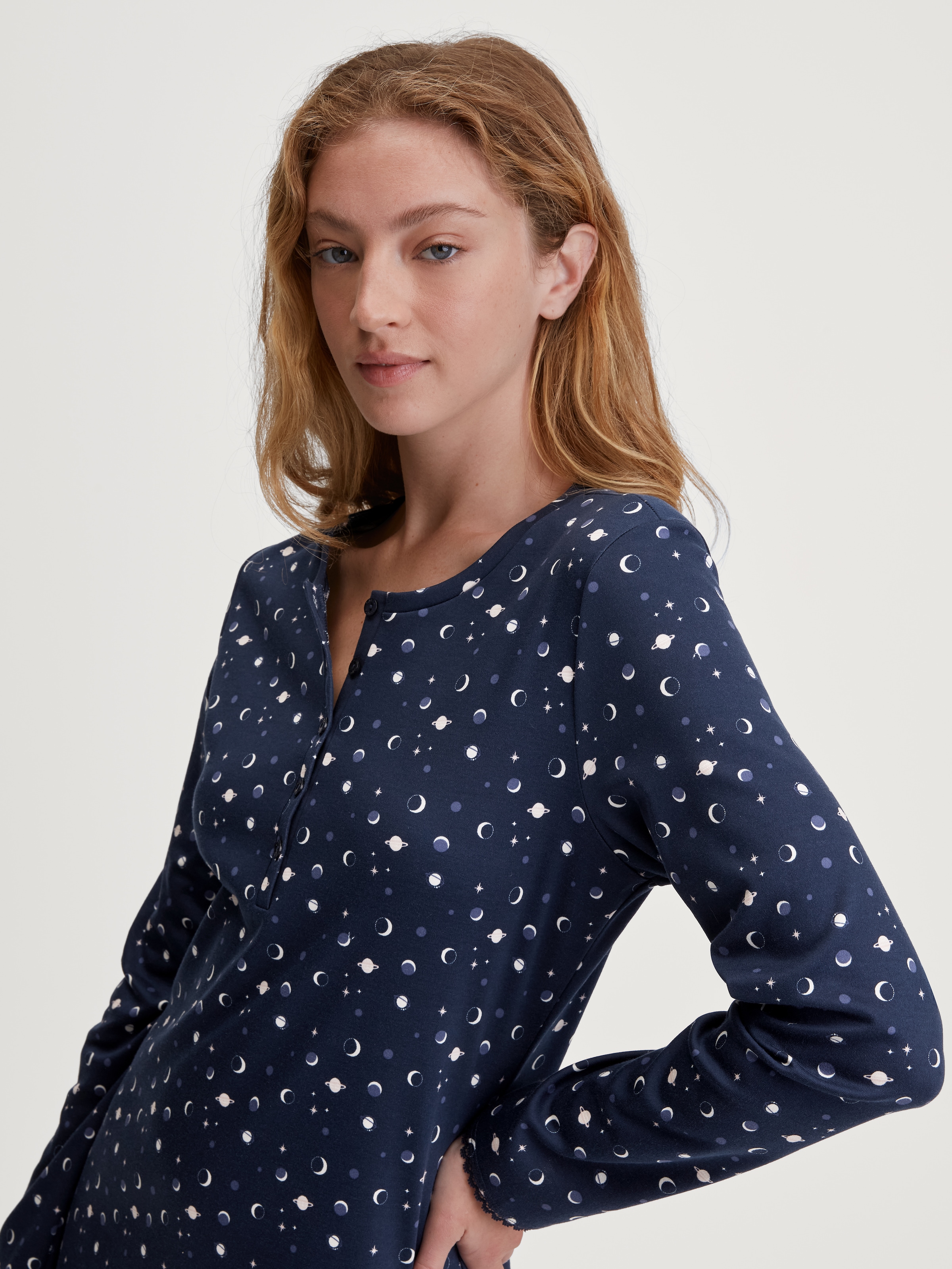 CALIDA Nachthemd »Flower Nights«, bequem, Pure Cotton, Langarm, Knopfleiste, Rundhals-Ausschnitt
