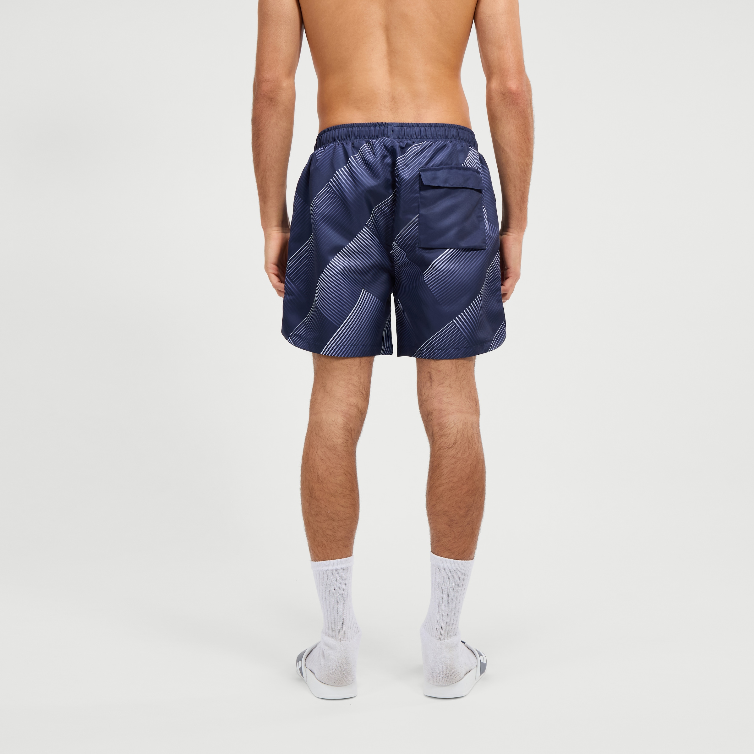 Ellesse Laufshorts »SOMINI SHORT«  für bewegungsorientierte Aktivitäten, aus Polyester, sportlicher Stil